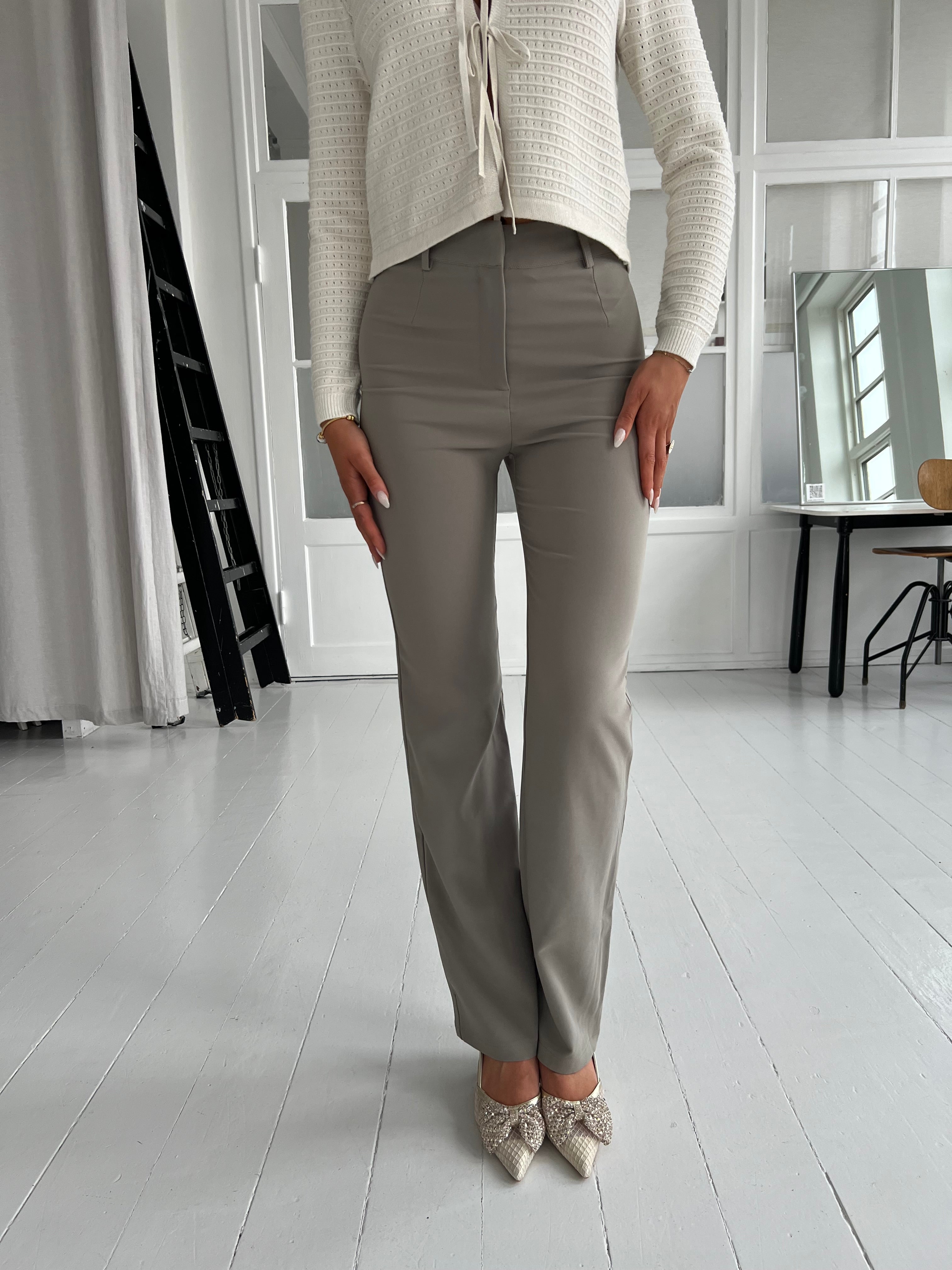Eight Luxe olive pants fra webshoppen Aaberg Copenhagen