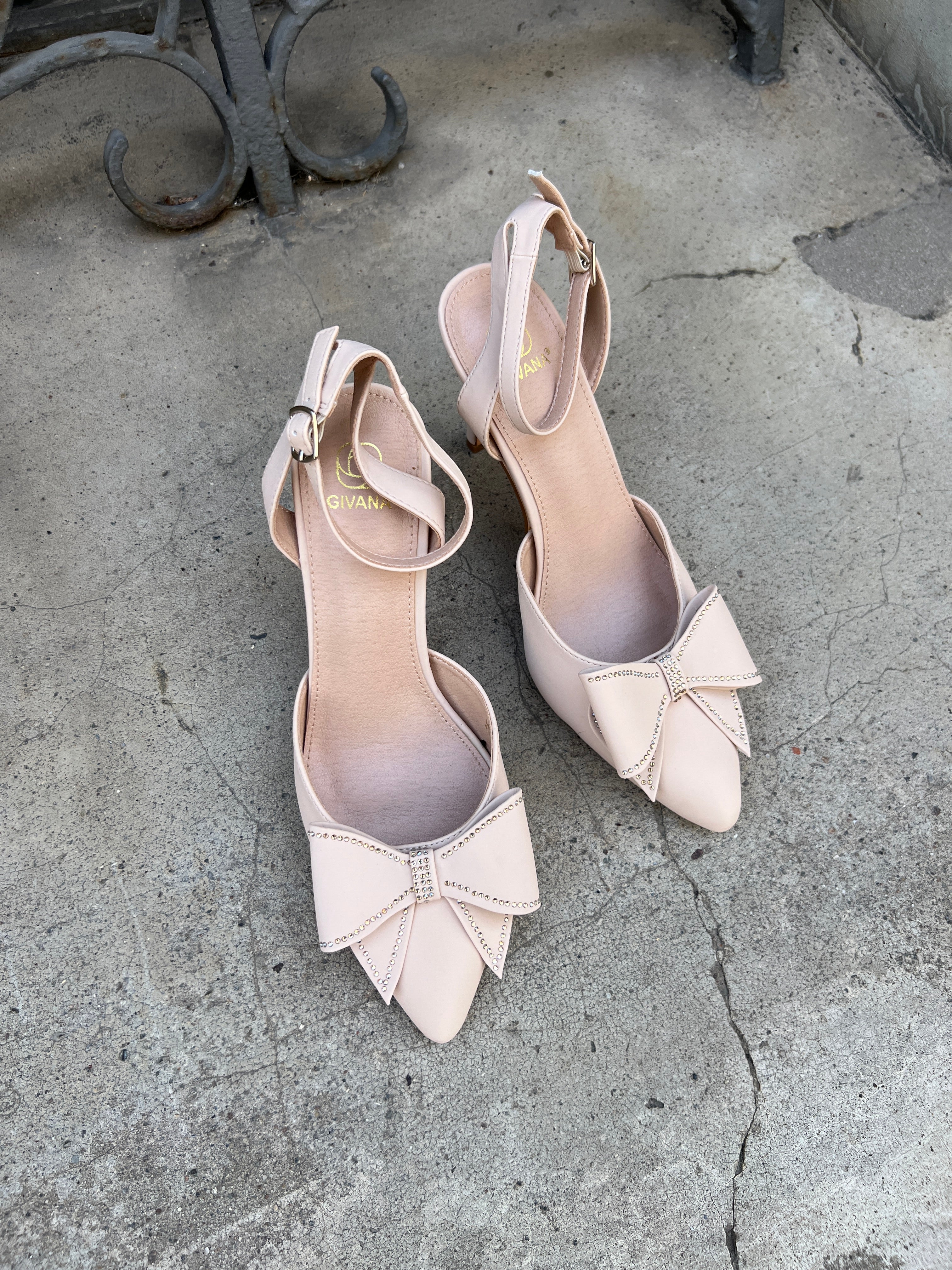 Givana beige bow heel
