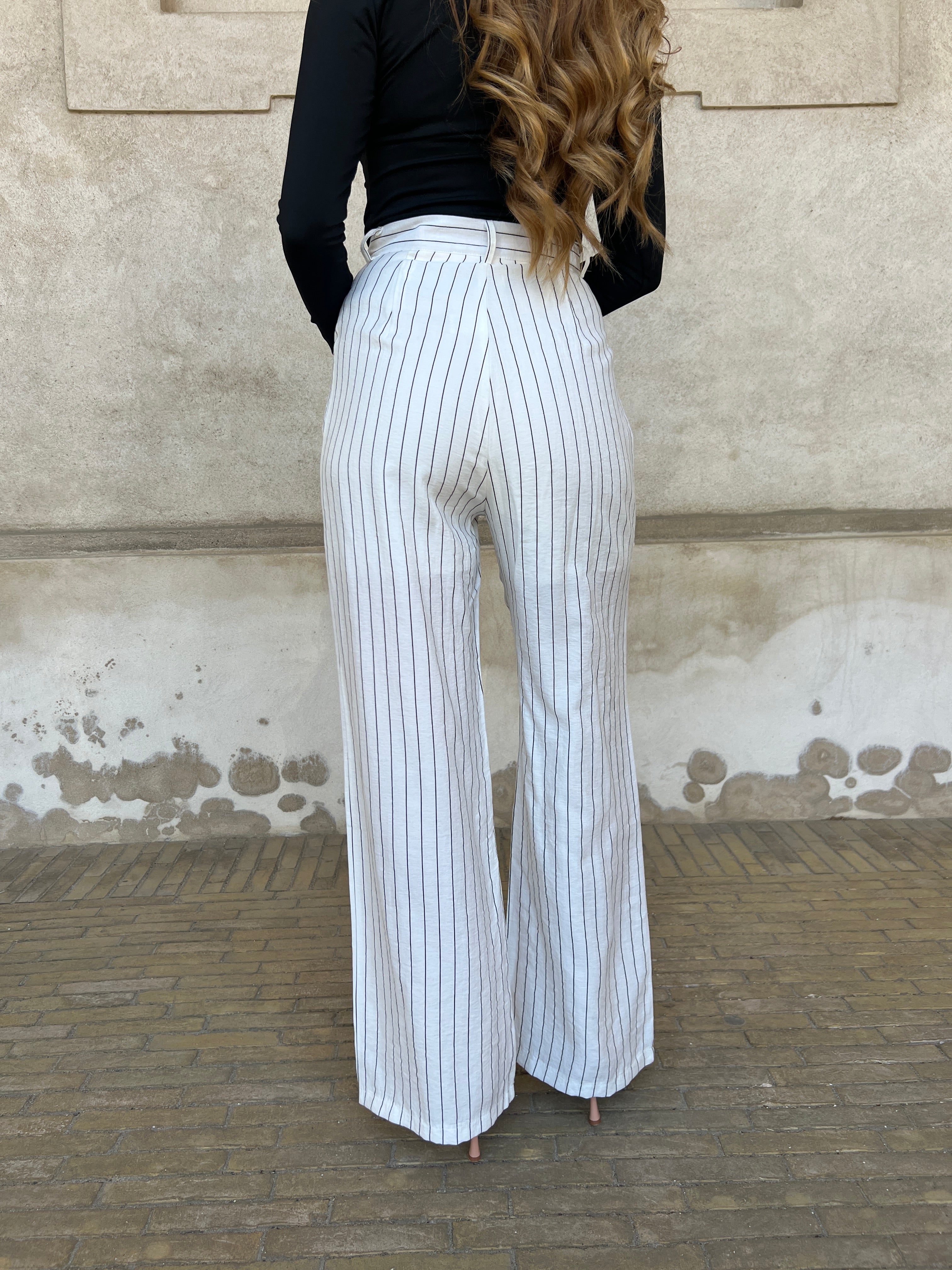 Elli white striped linen pants fra webshoppen Aaberg Copenhagen