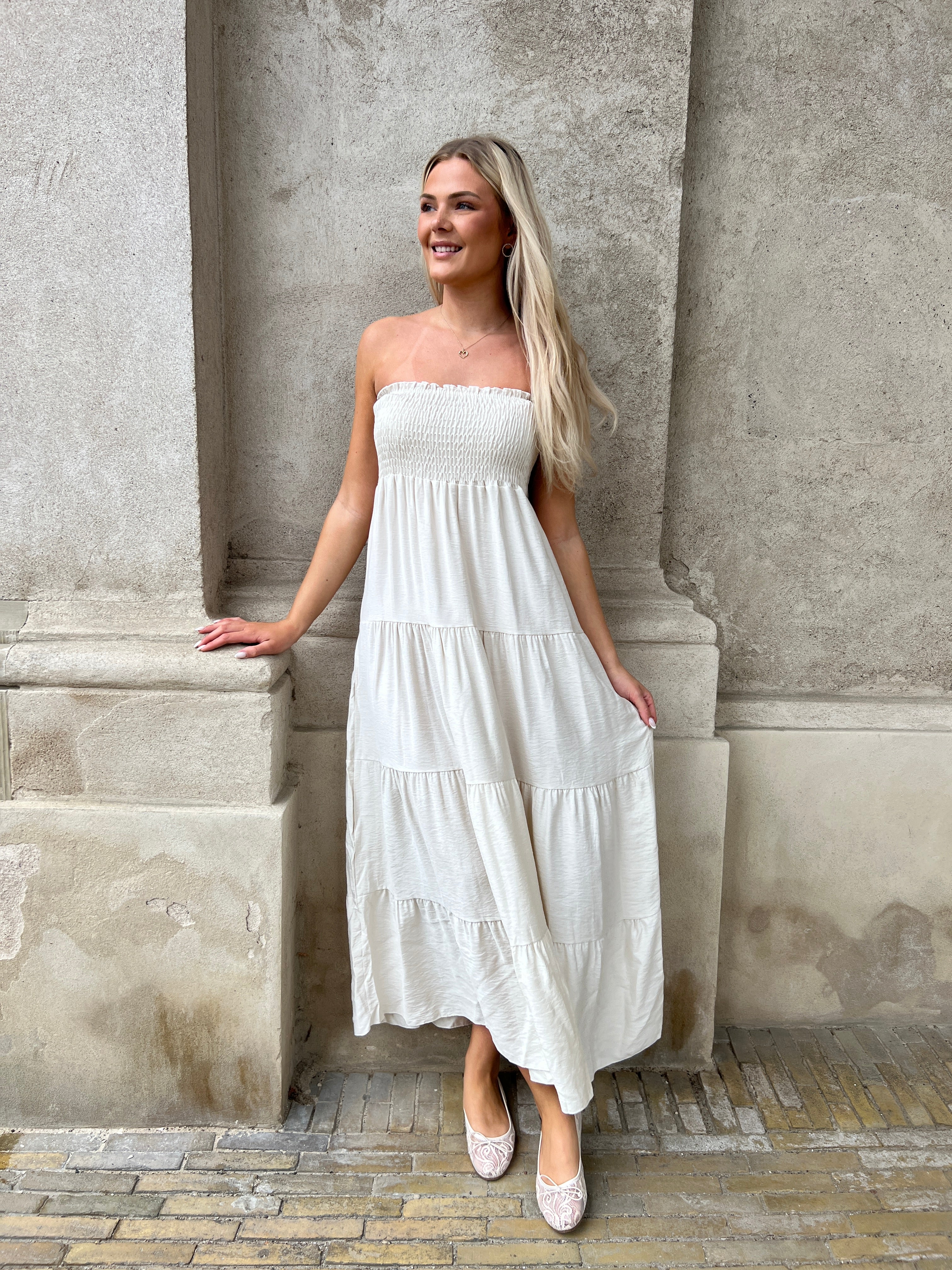 Syma beige summer dress