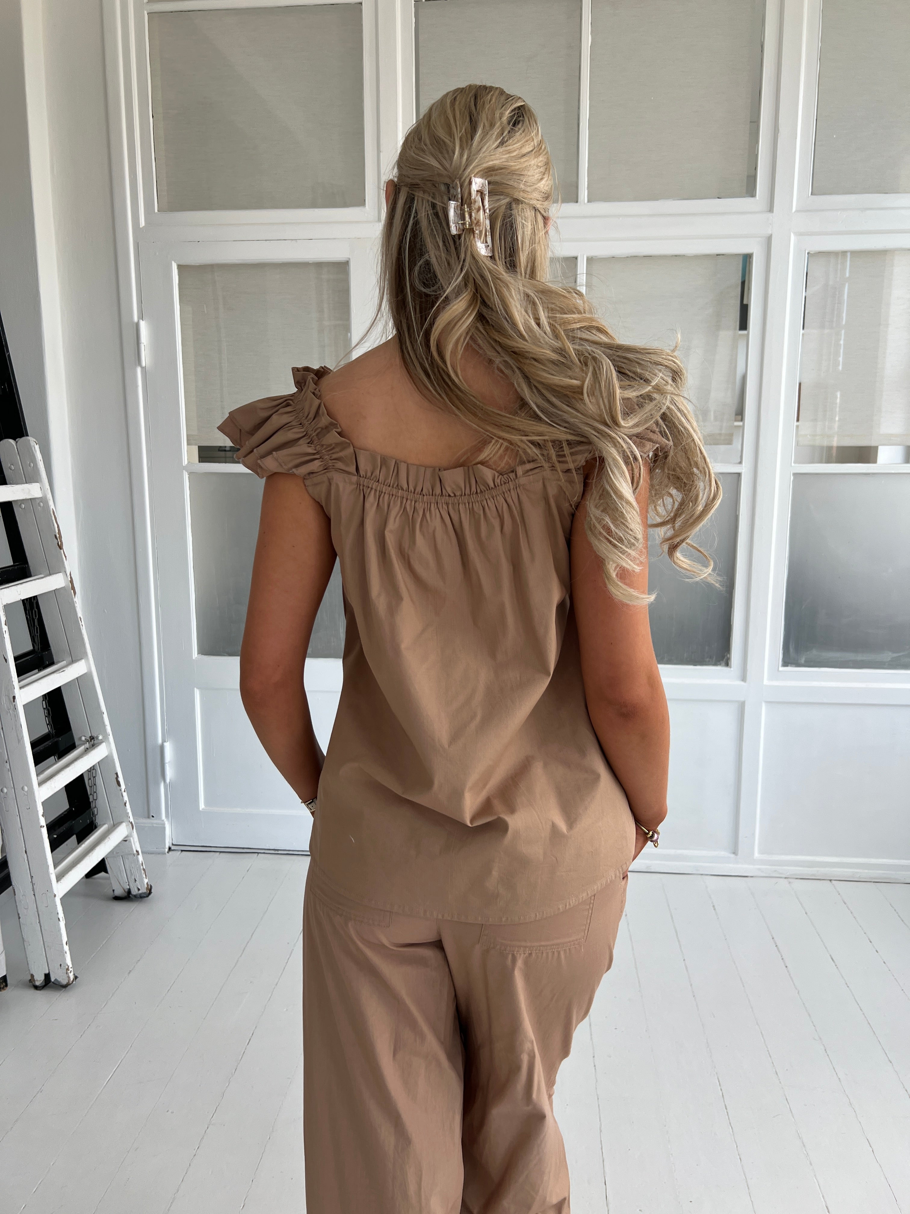 Gaspar Carmen sand top