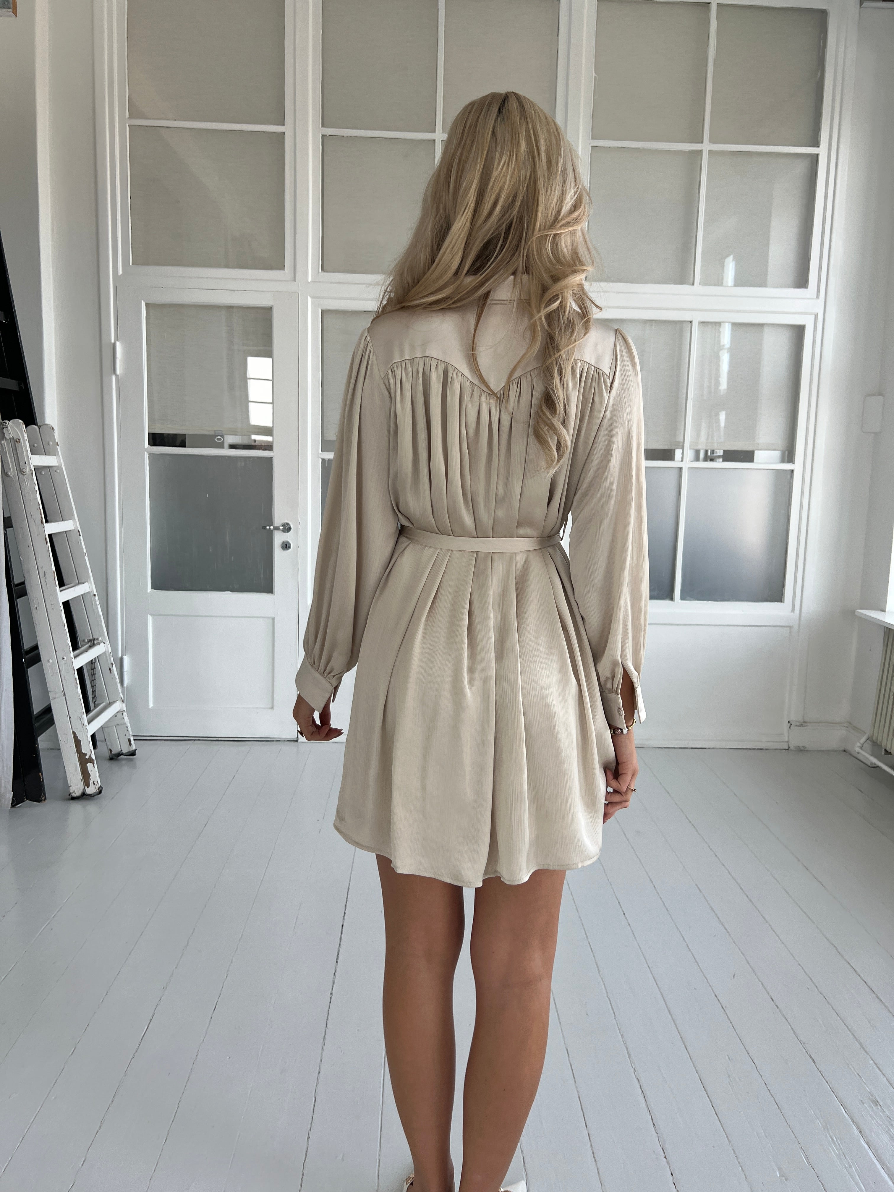Elli White flare dress beige