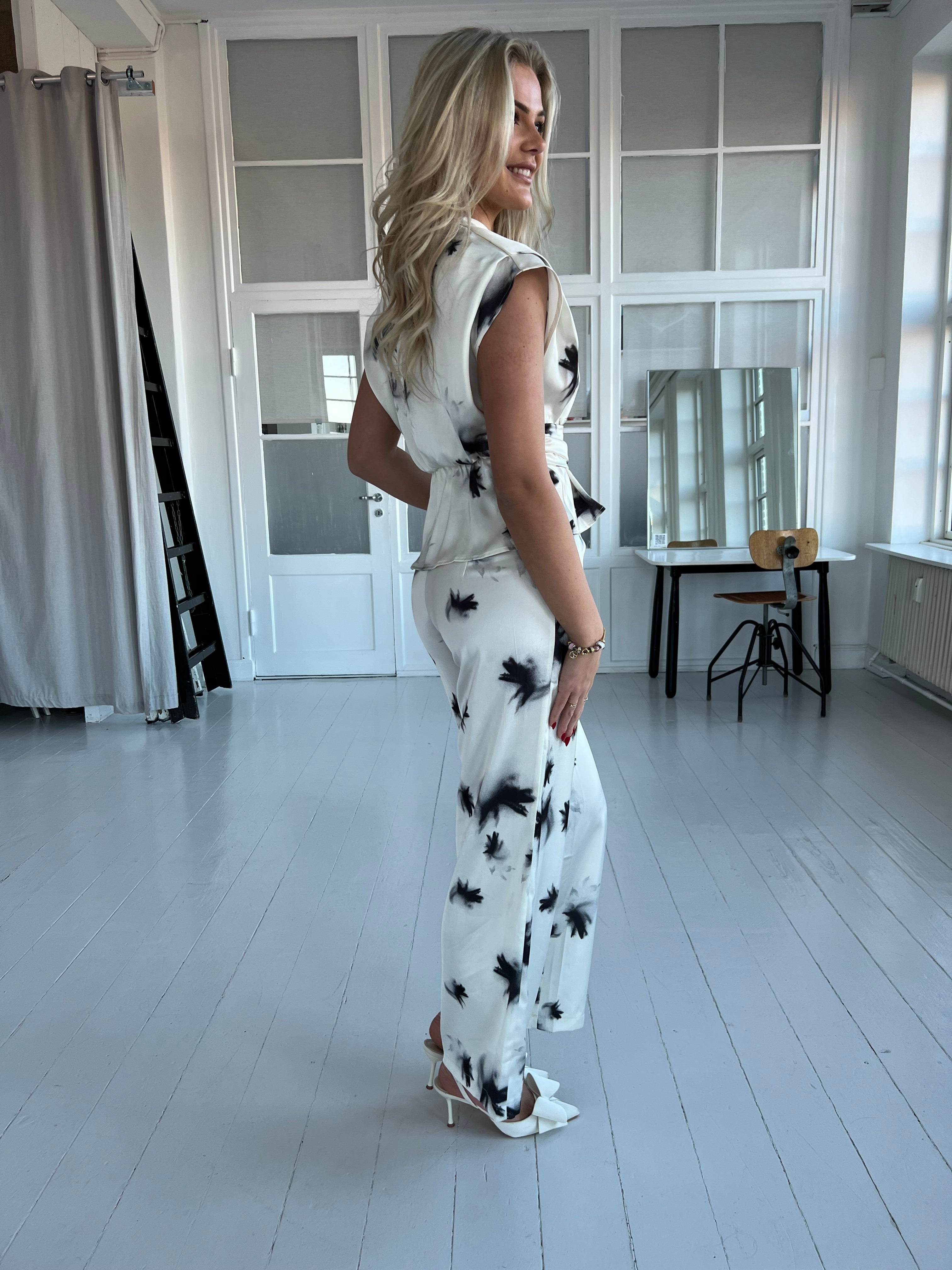 Elli white satin pants