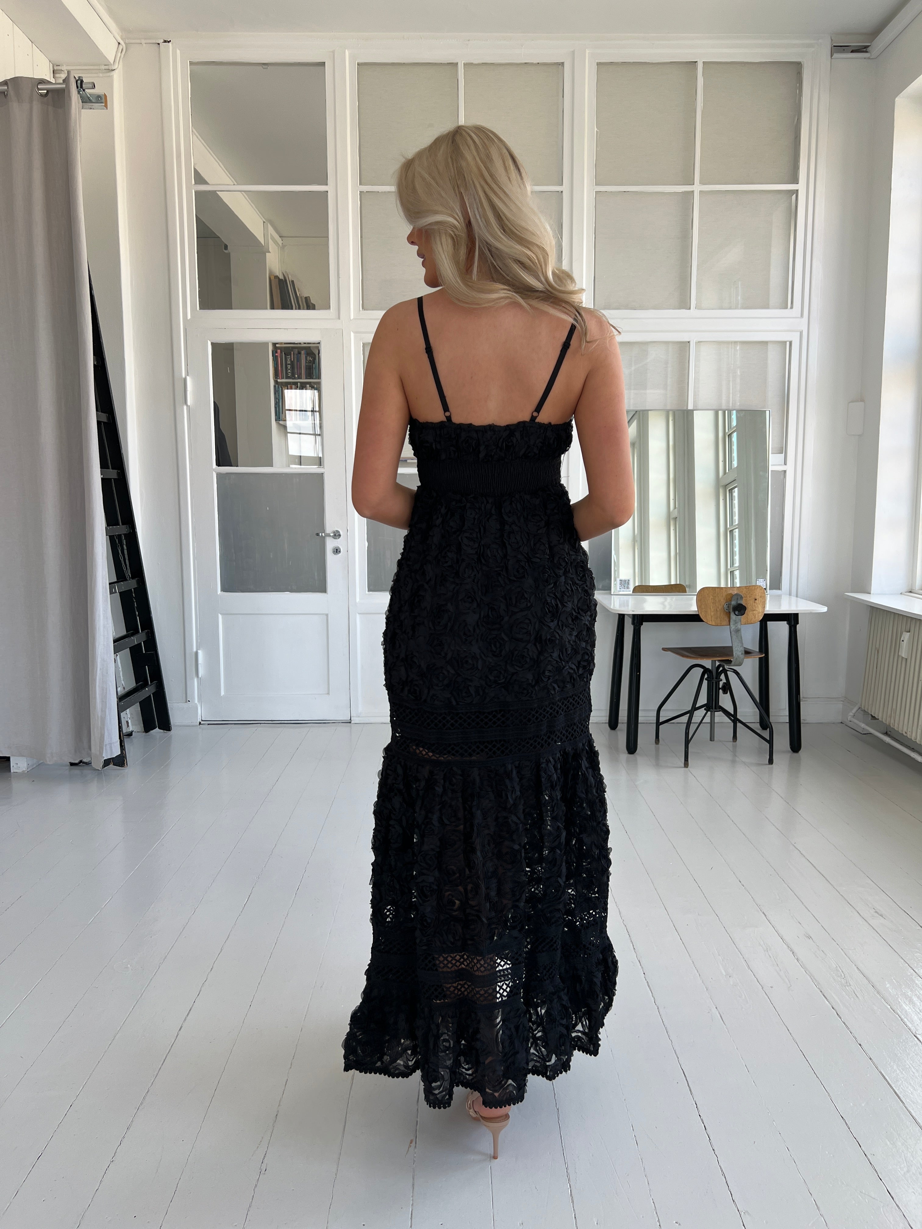 Flam black lace dress