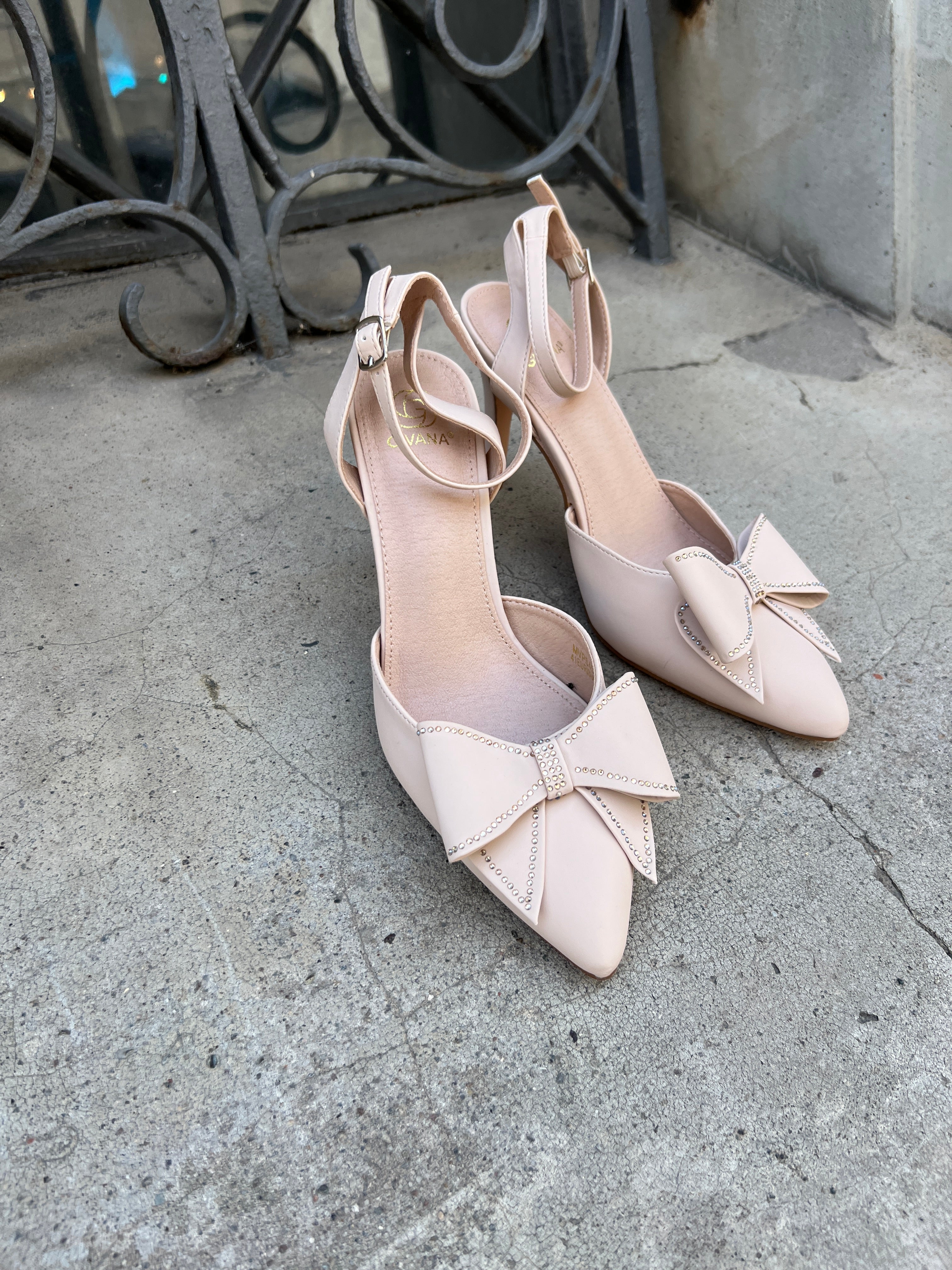 Givana beige bow heel