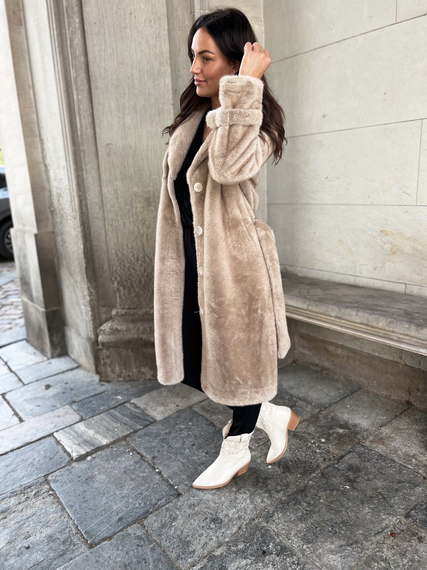 Azaka beige fake fur frakke (6255)