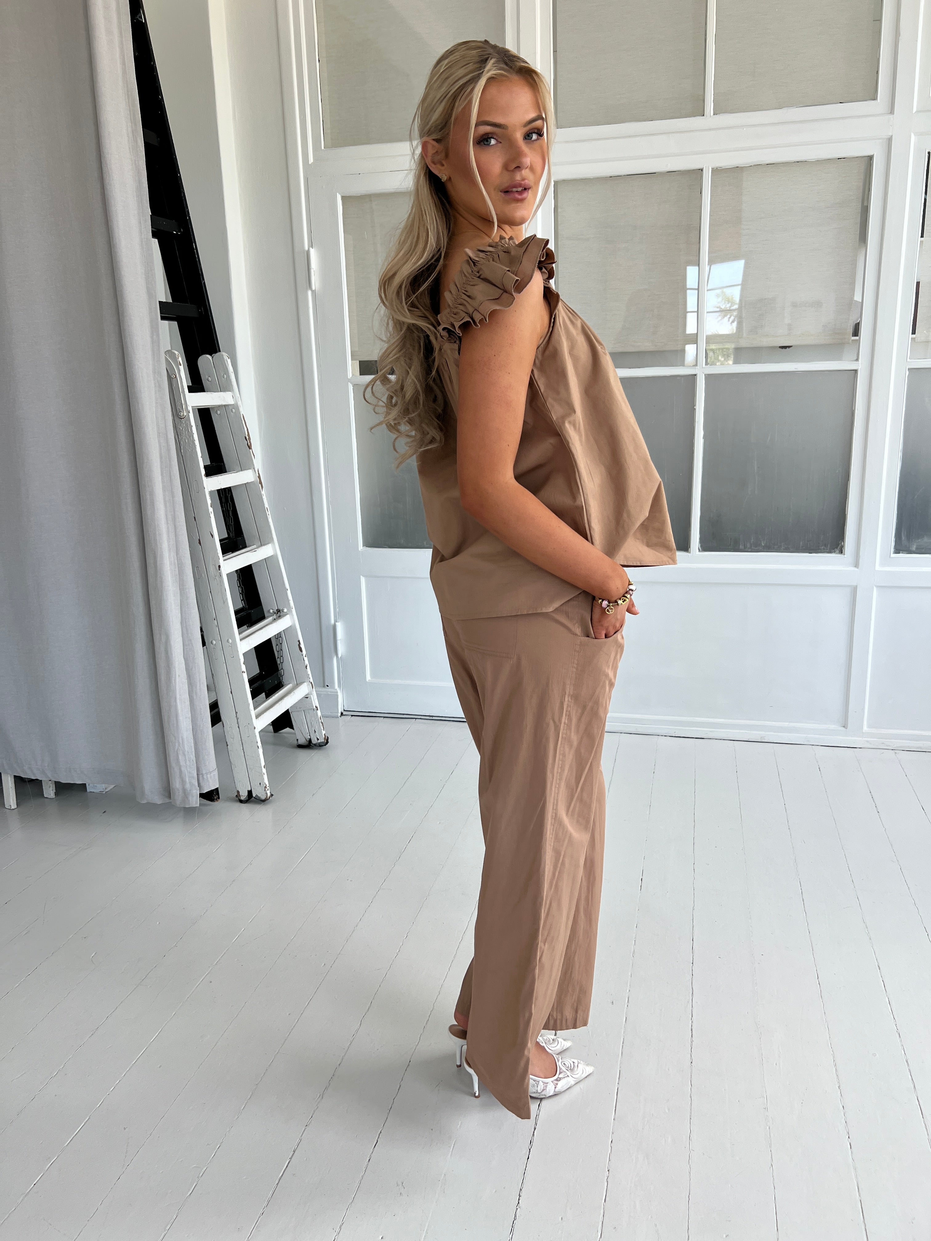 Gaspar Carmen sand top