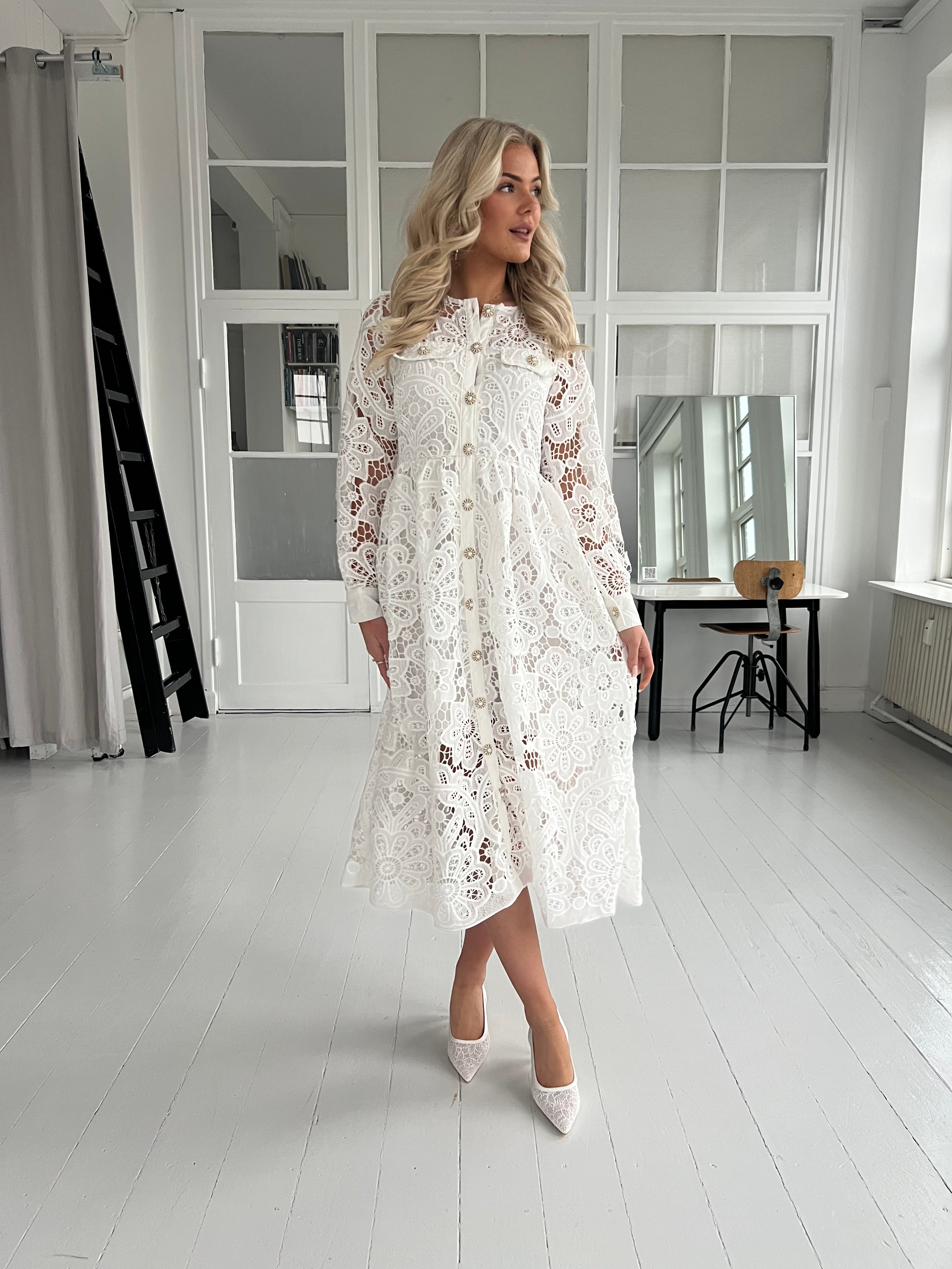 Flam white lace dress