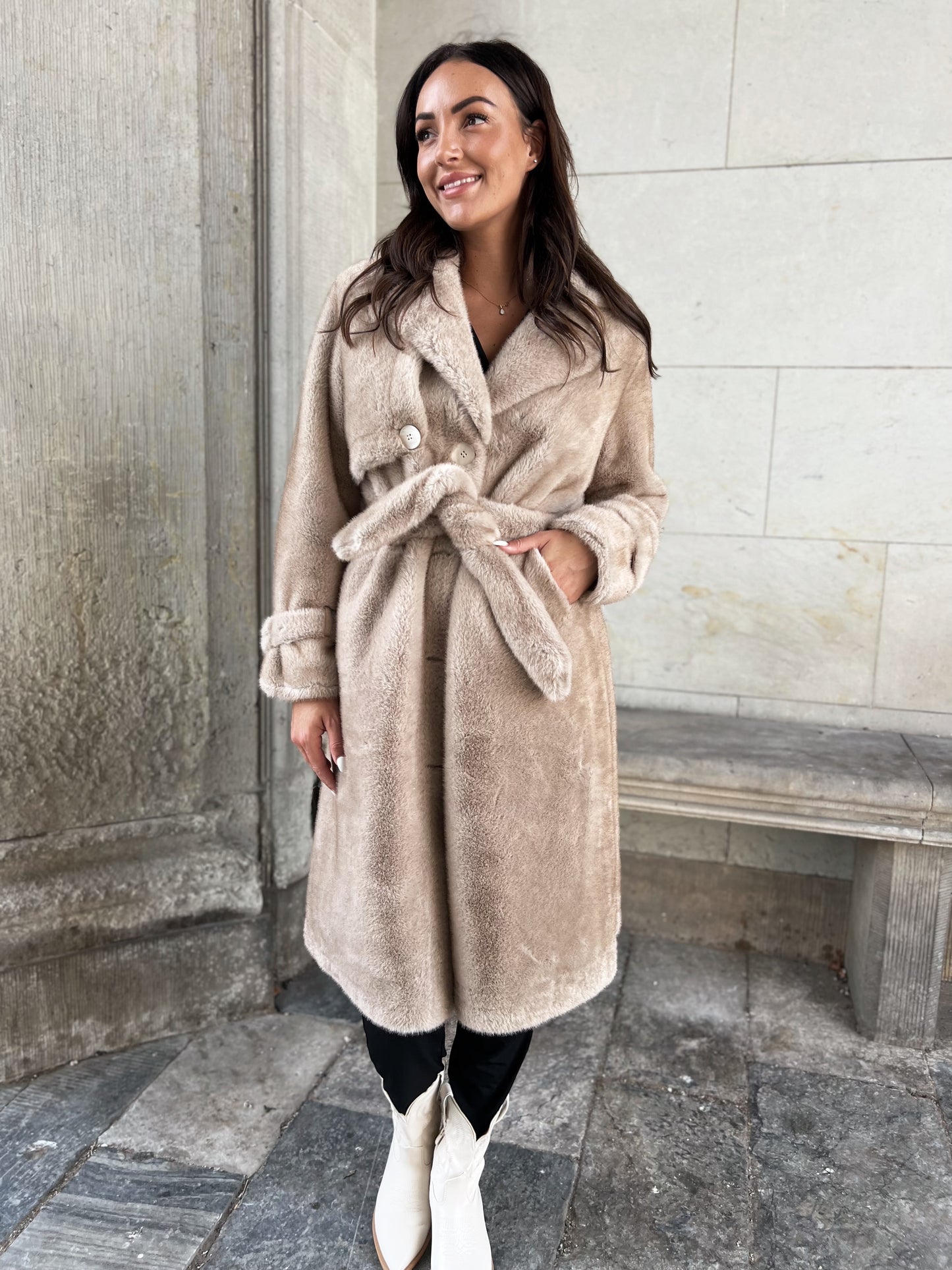 Azaka beige fake fur frakke (6255)