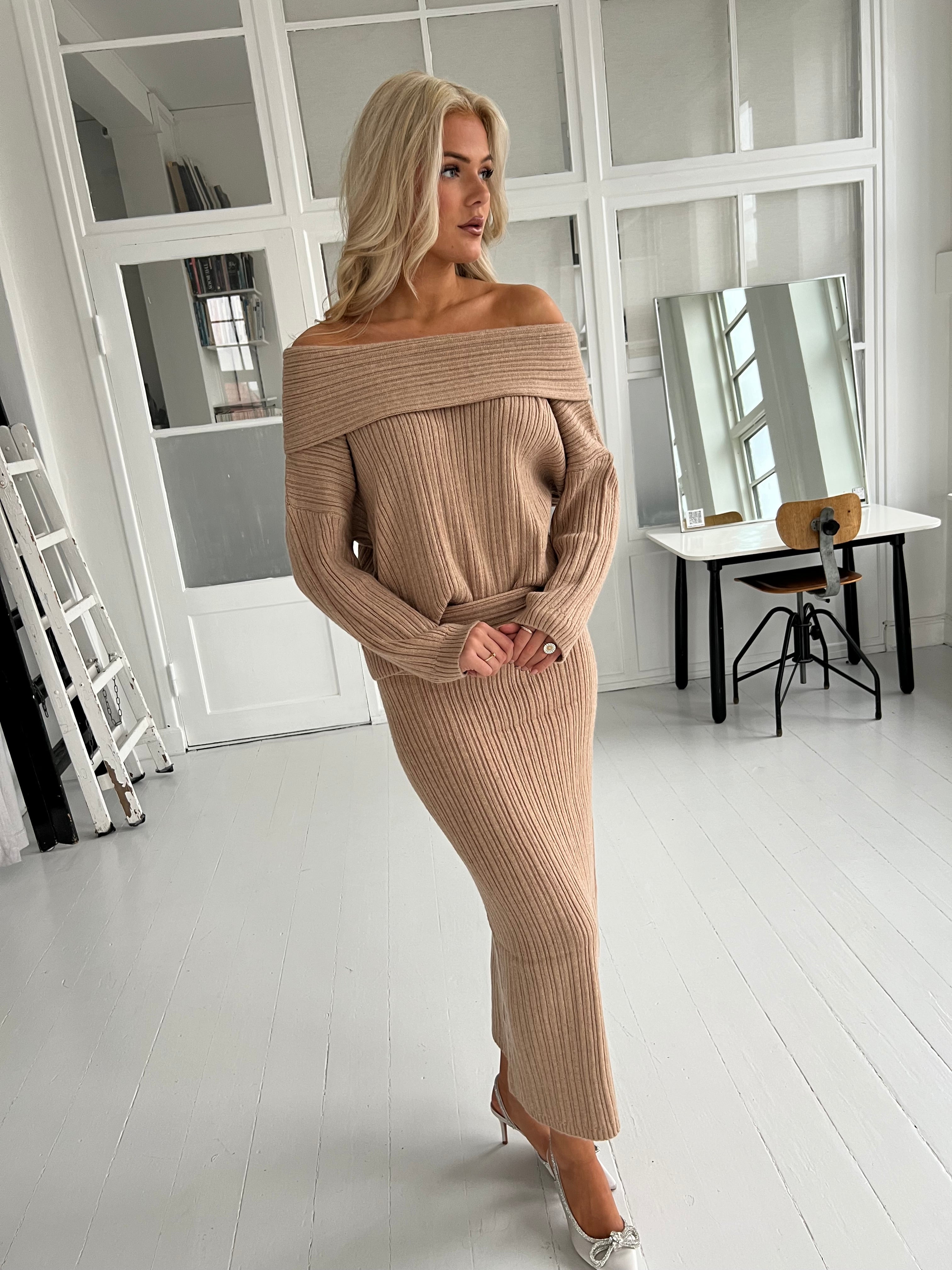 GD Golden Days taupe Knit set