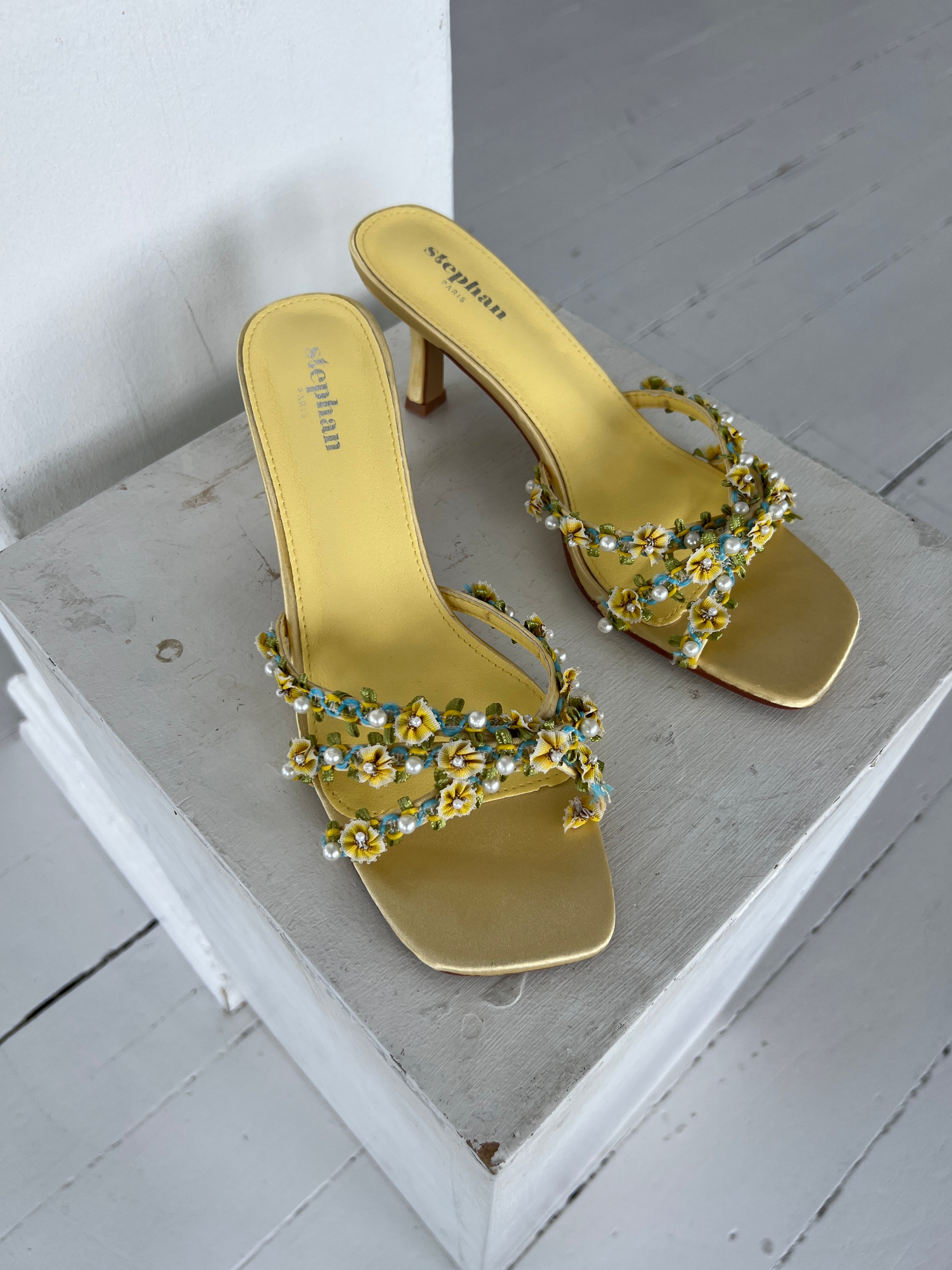 Steph yellow sandal