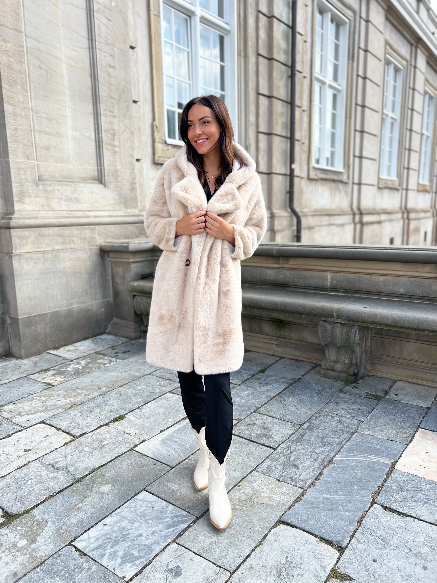 Azka beige fake fur jakke (2884)