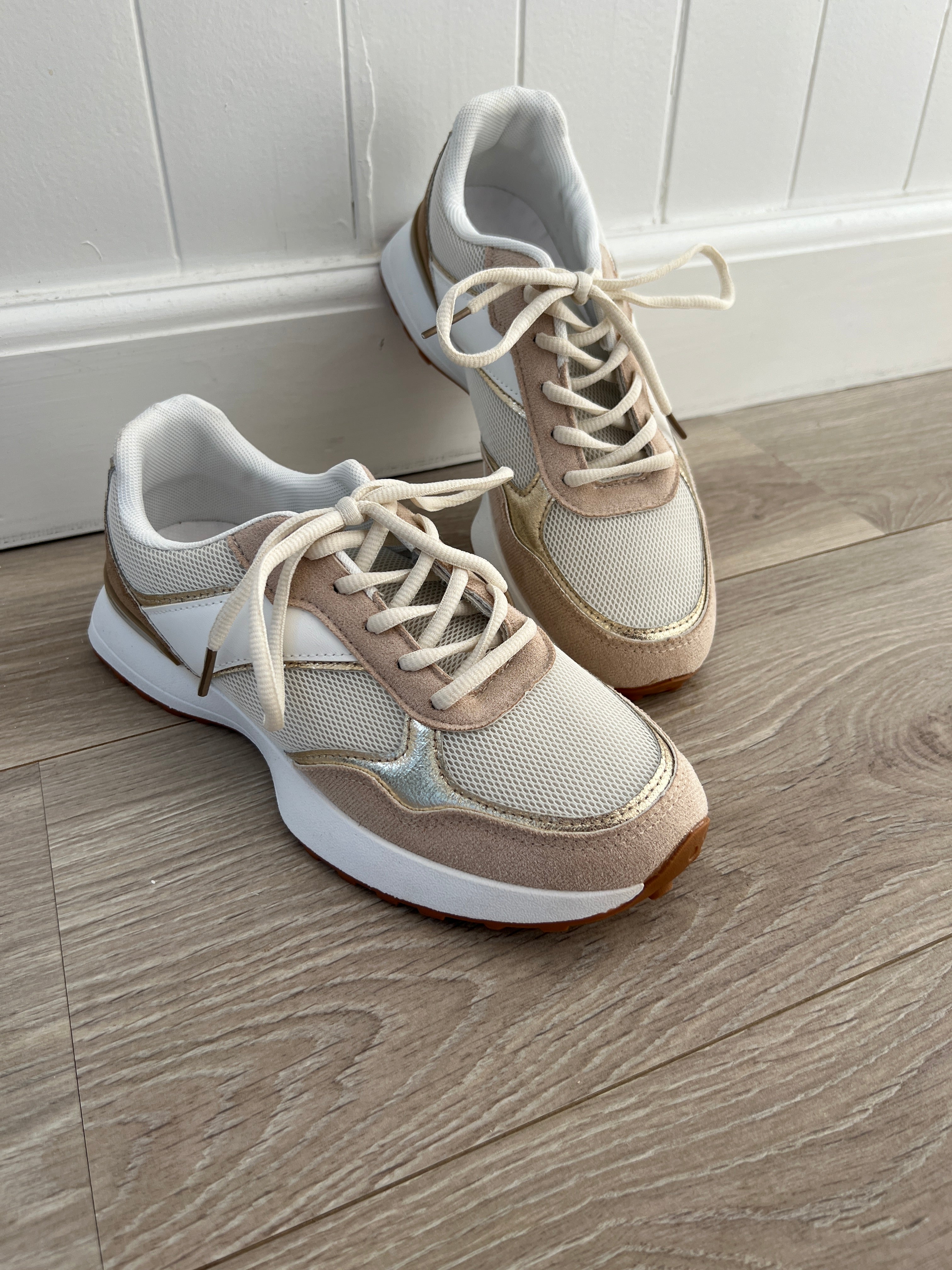 Joia beige sneakers
