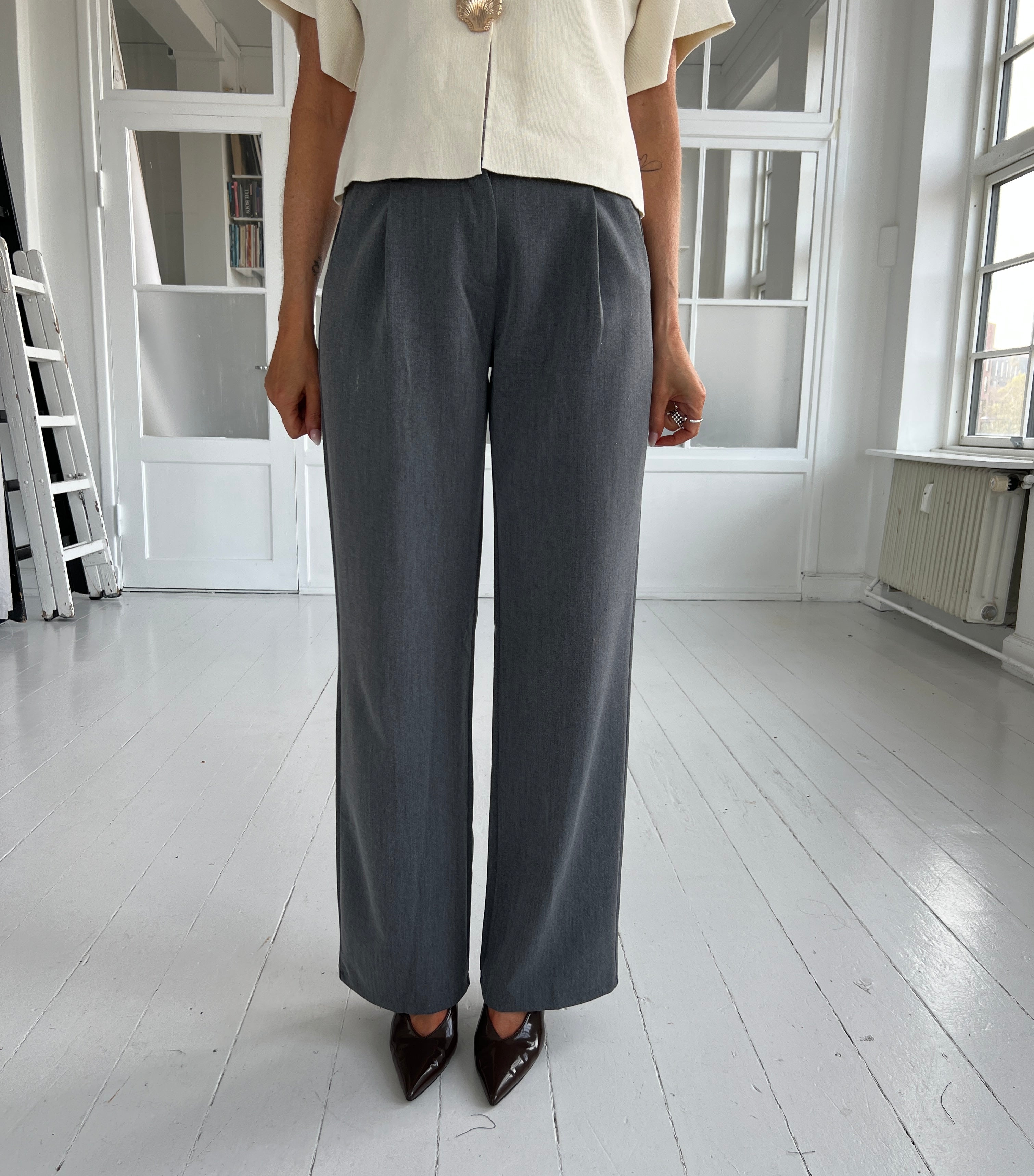 Eight Luxe grey trousers Long