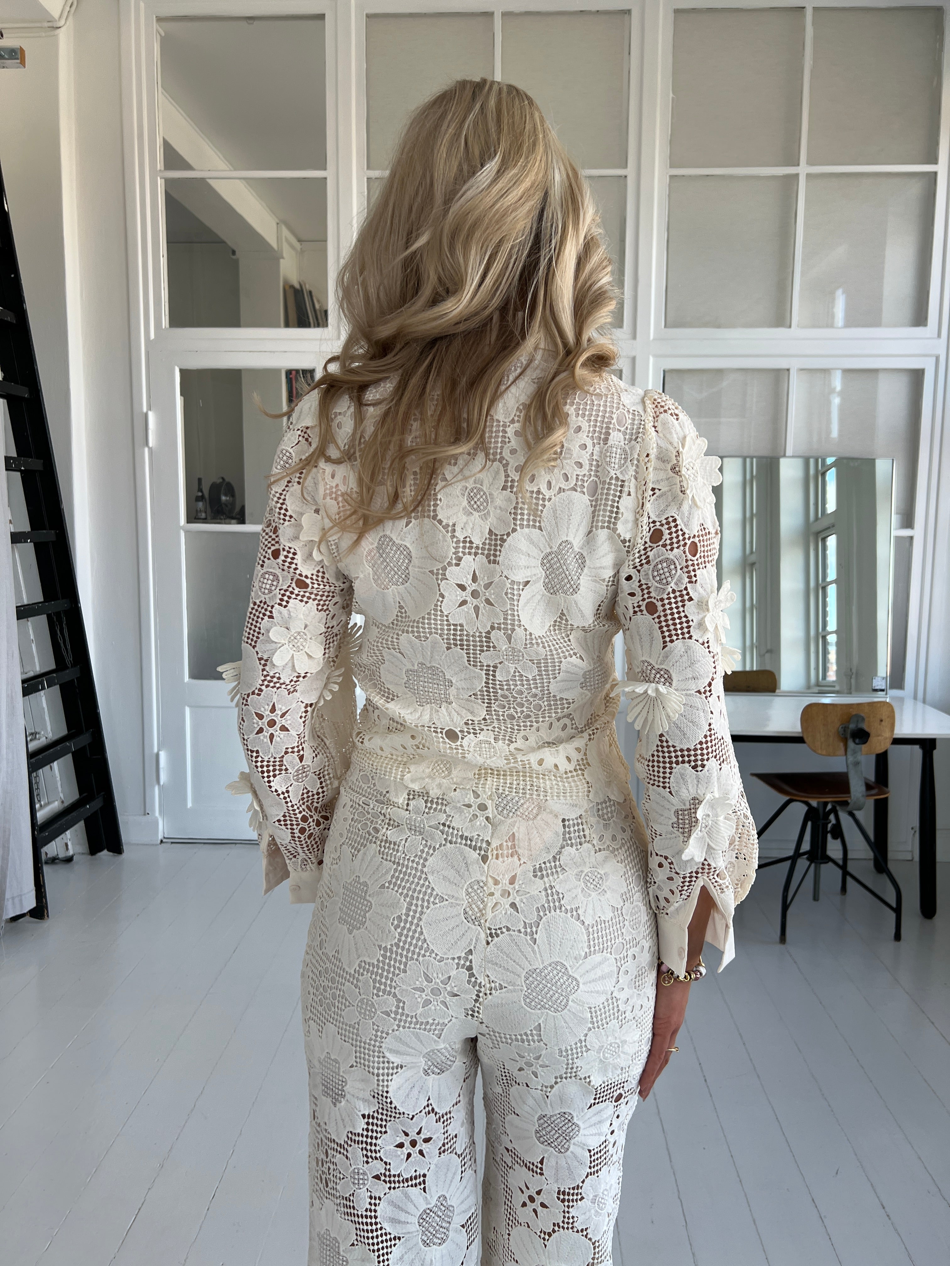 Elli white lace skjorte