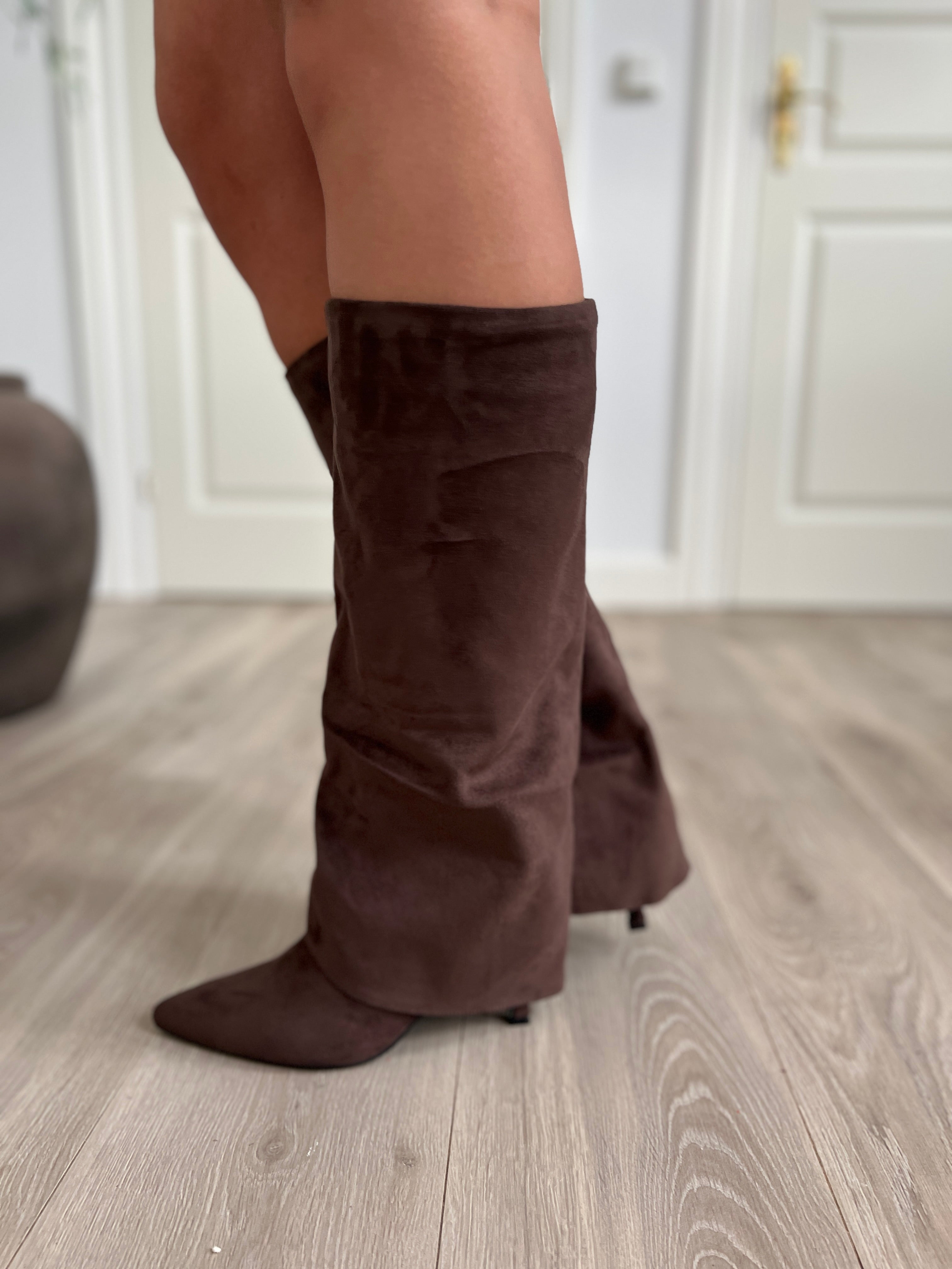 Joia brown heel boot
