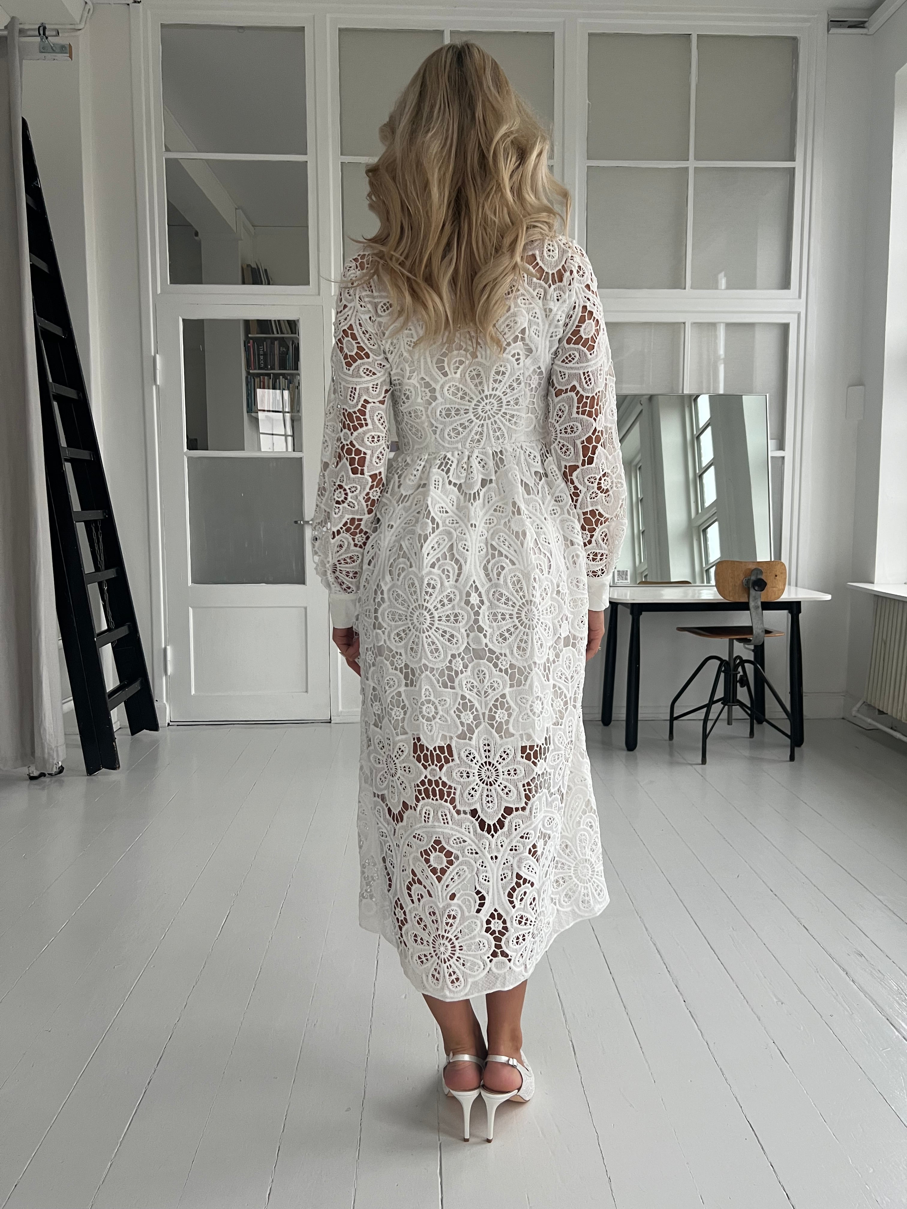 Flam white lace dress