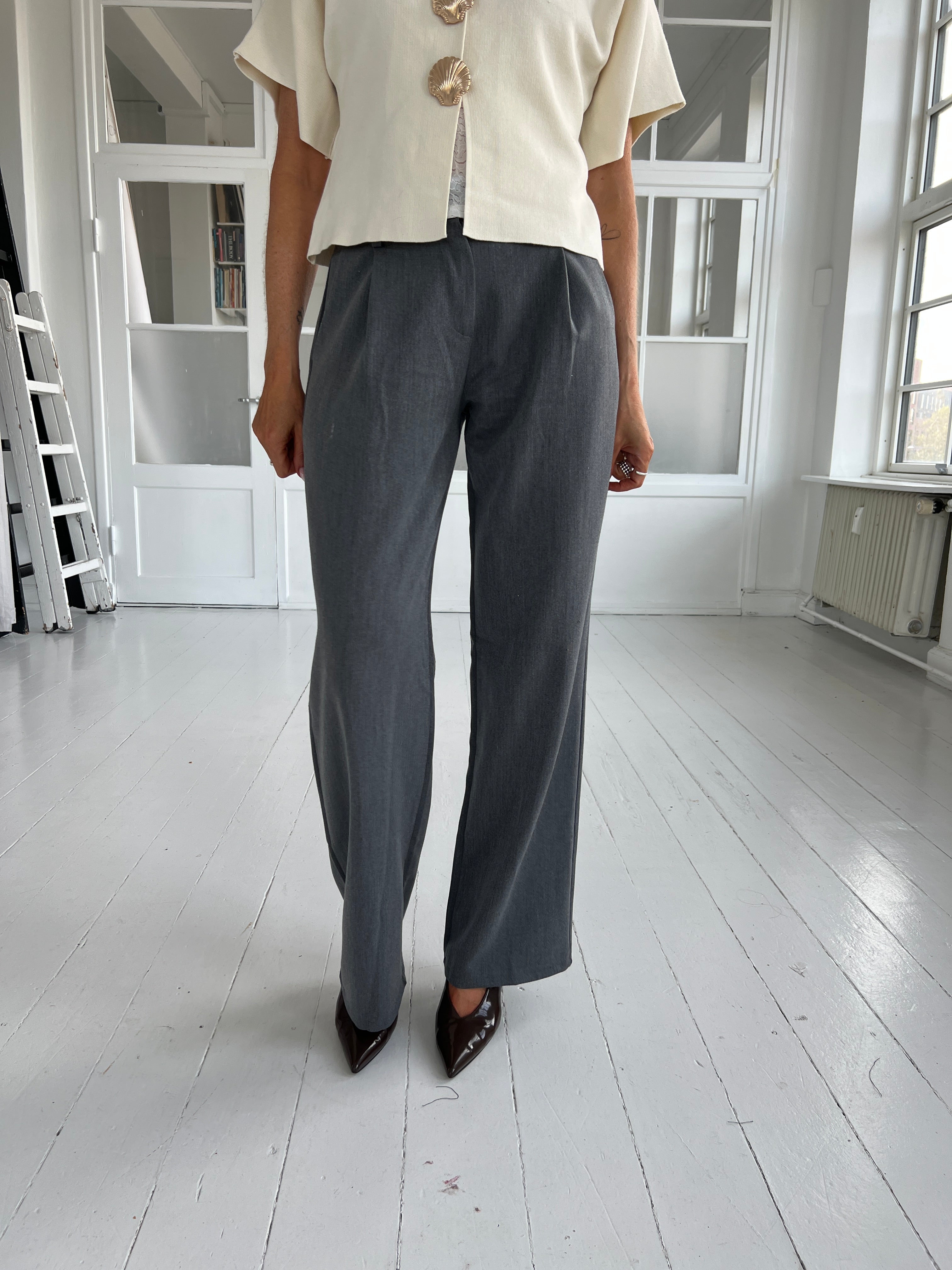 Eight Luxe grey trousers Long
