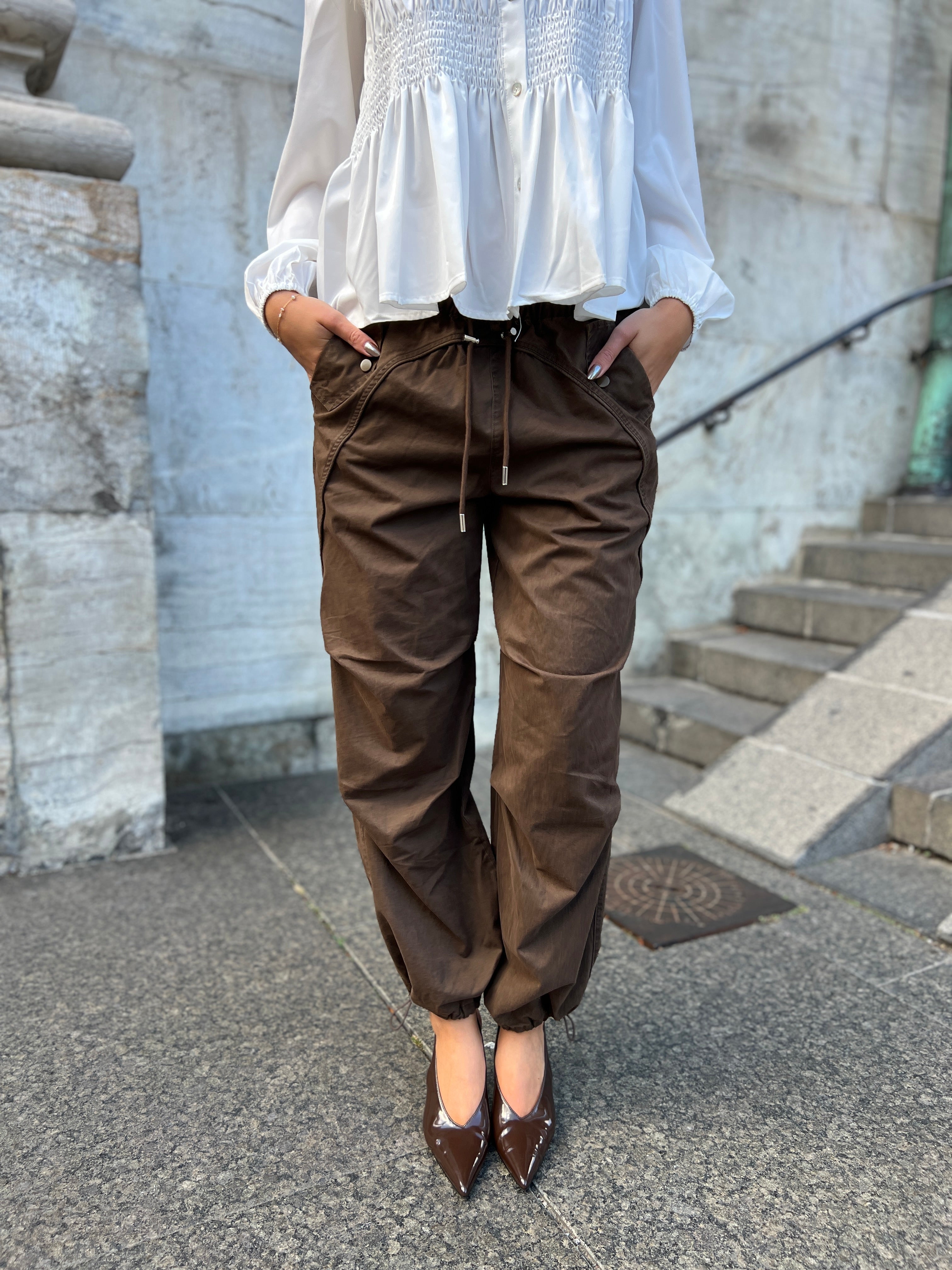 Continue cargo bukser i brun - Åberg Copenhagen