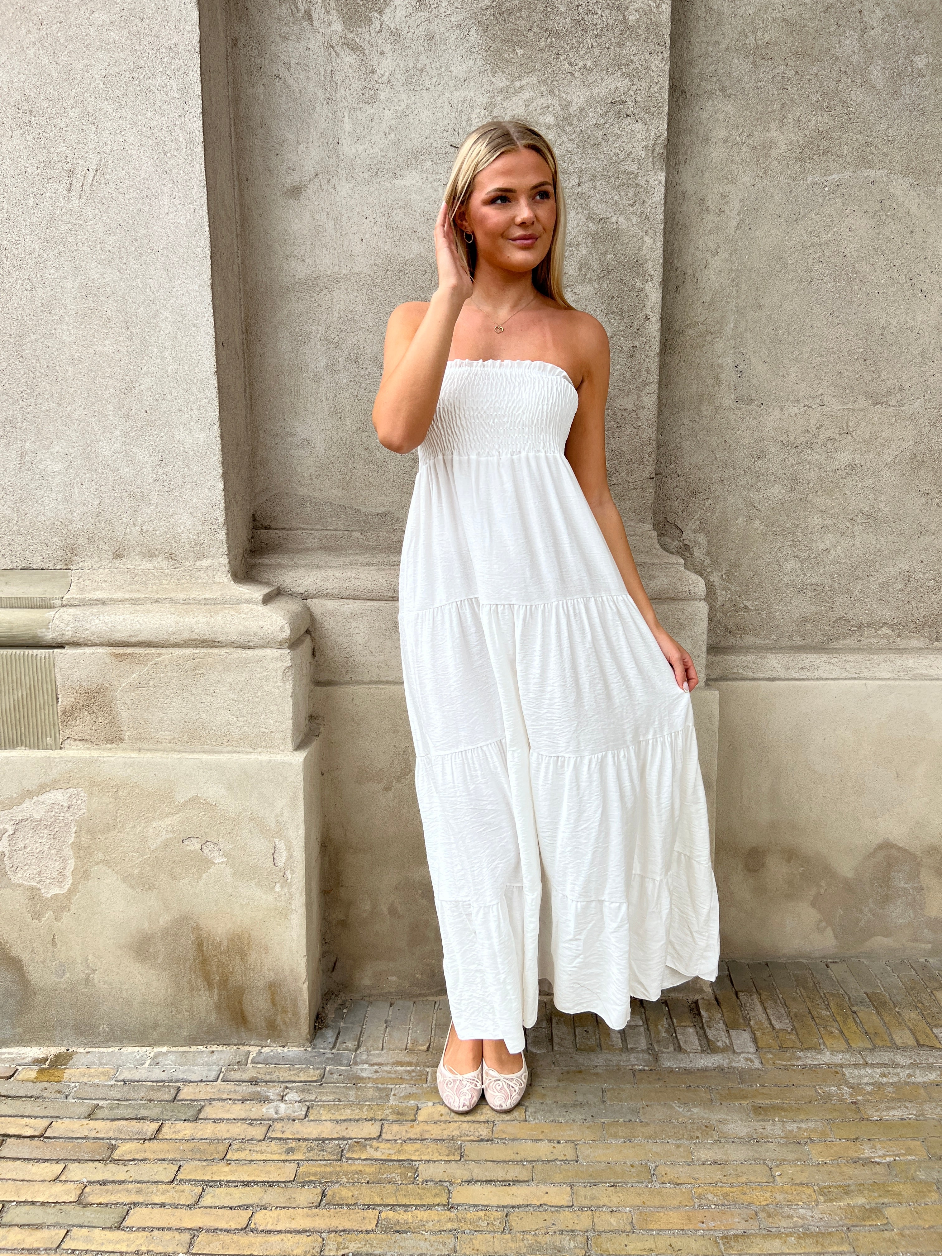 Syma white summer dress