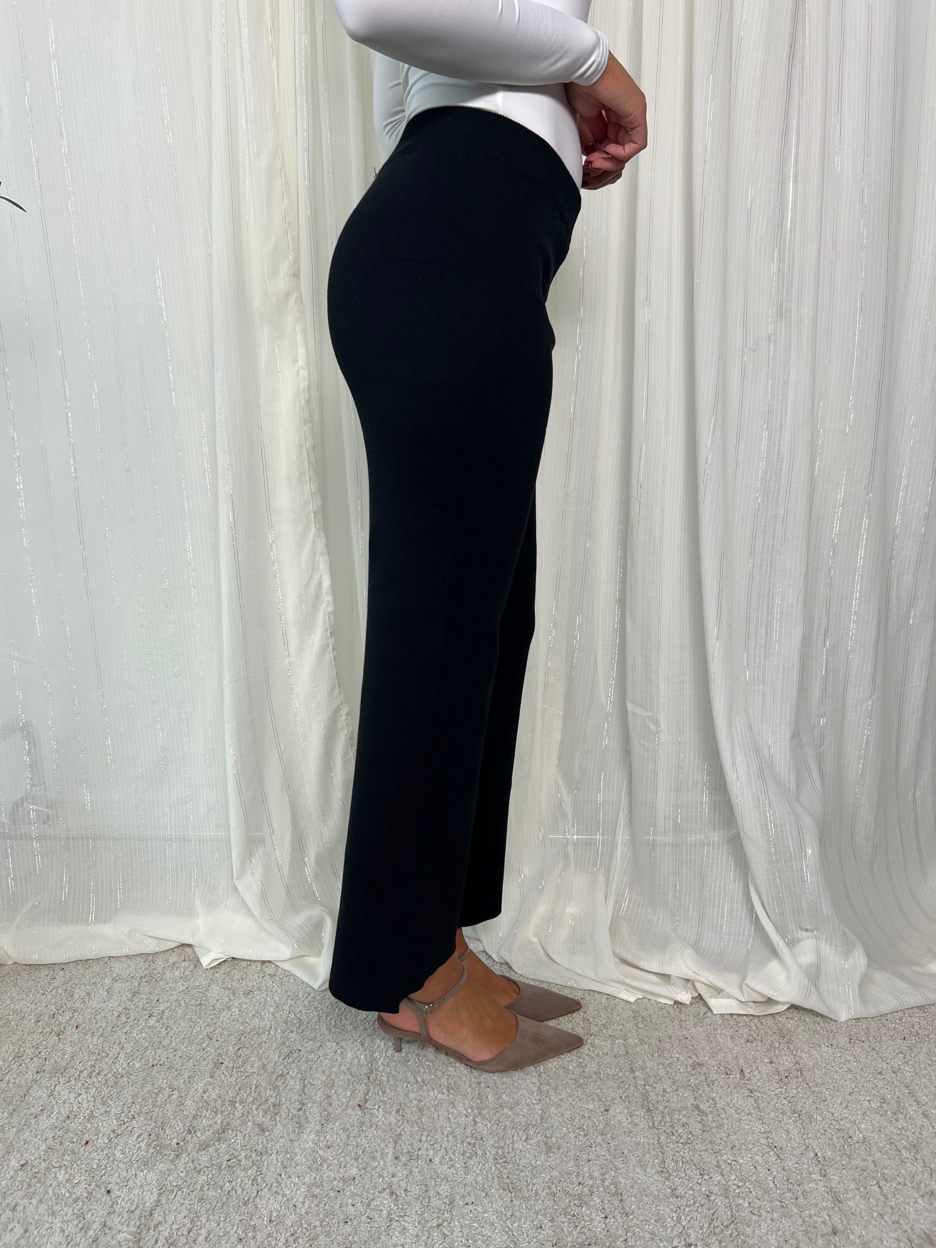 Liva black knit pants fra webshoppen Aaberg Copenhagen