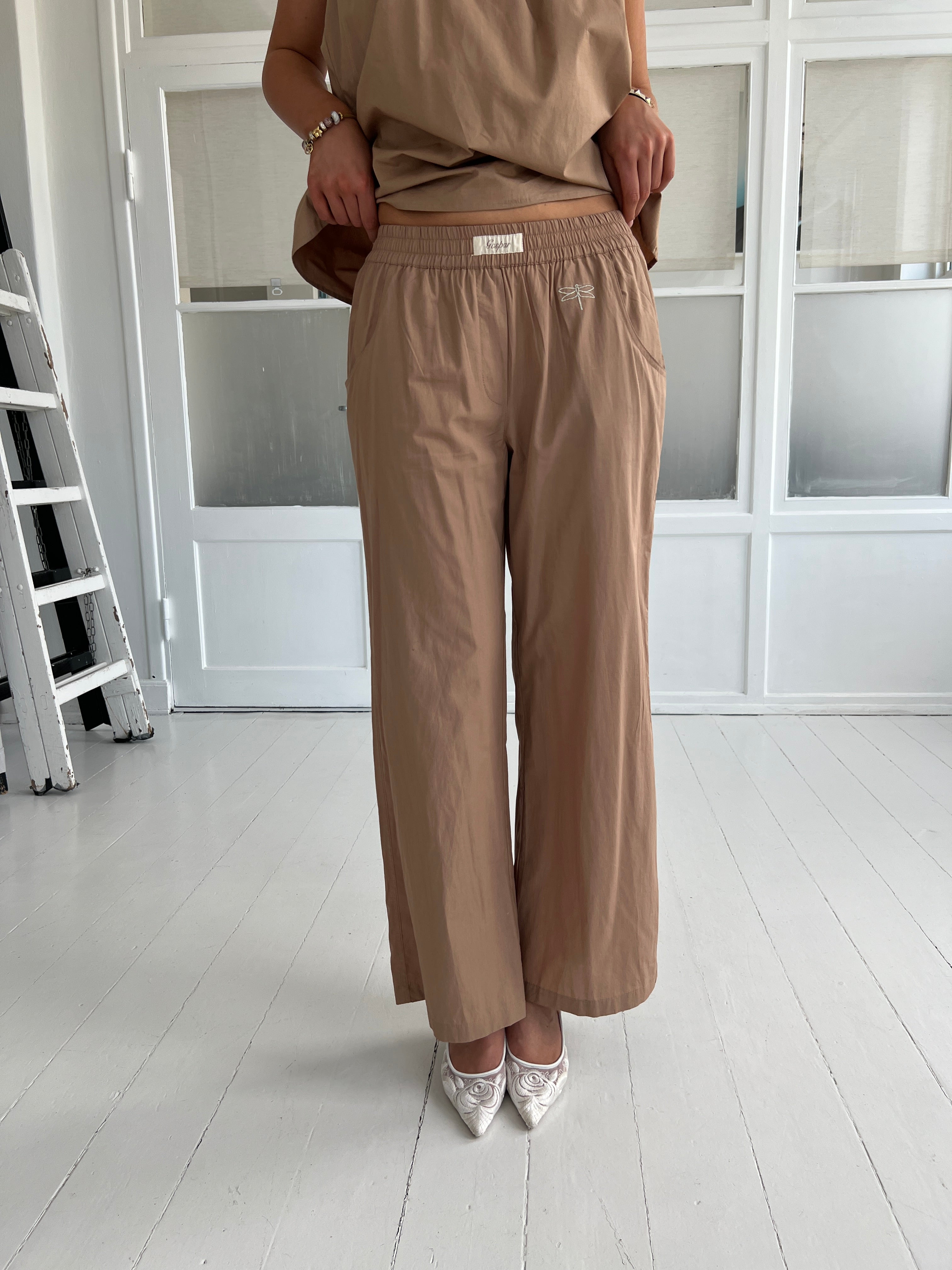 Gaspar Honolulu Dark sand poplin pants