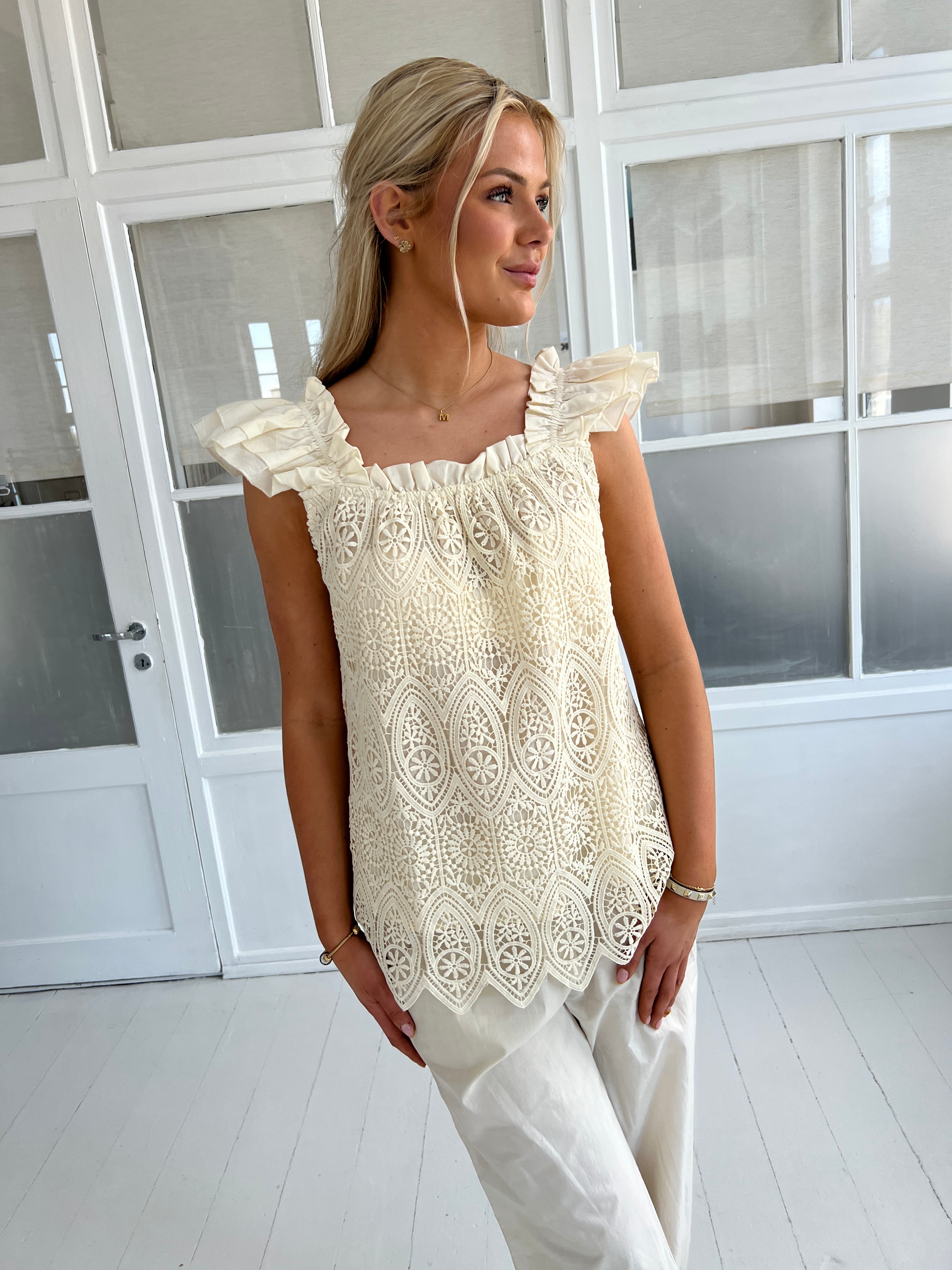 Gaspar Carmen beige lace top