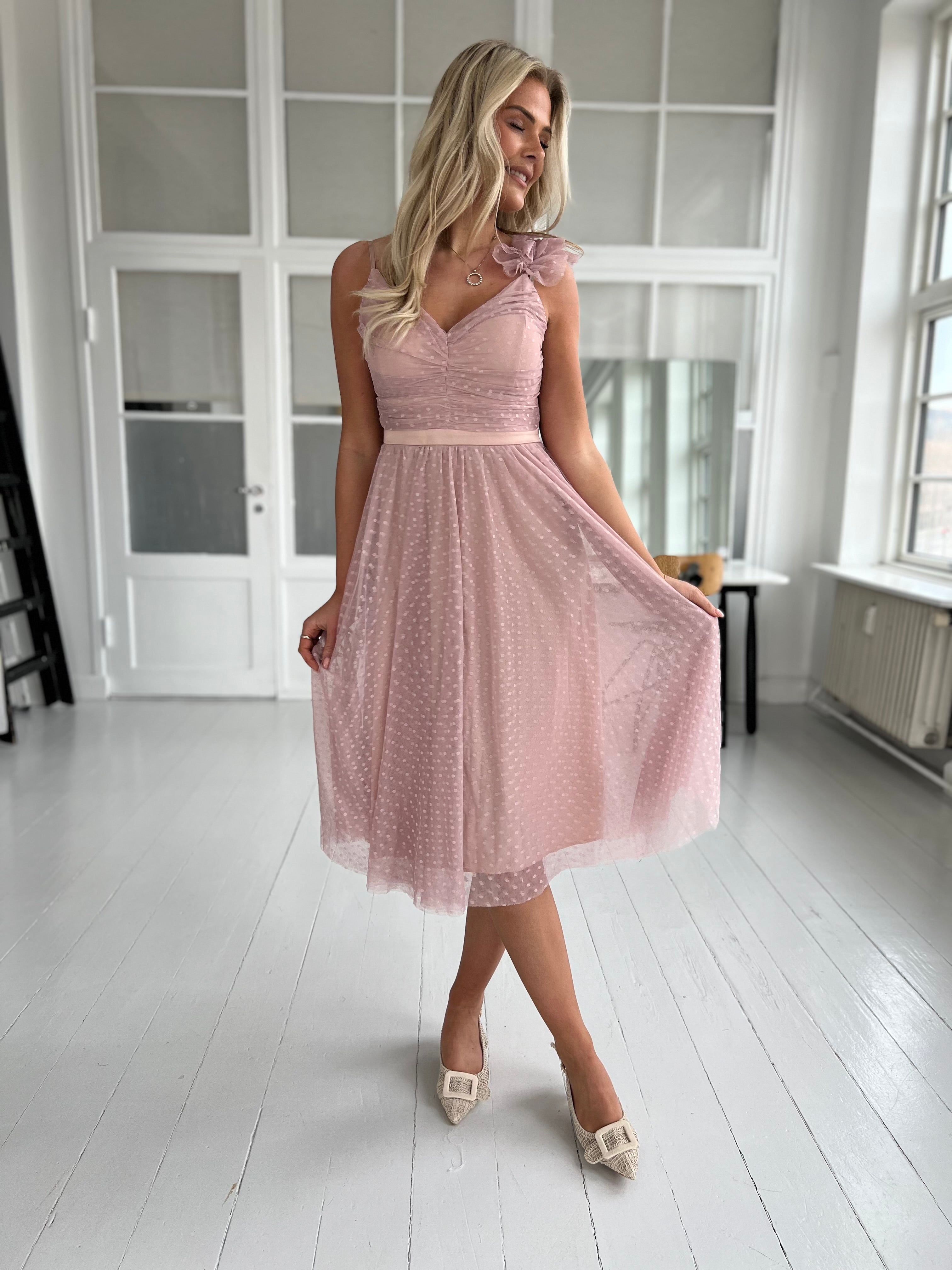 Soky rosa tulle dress
