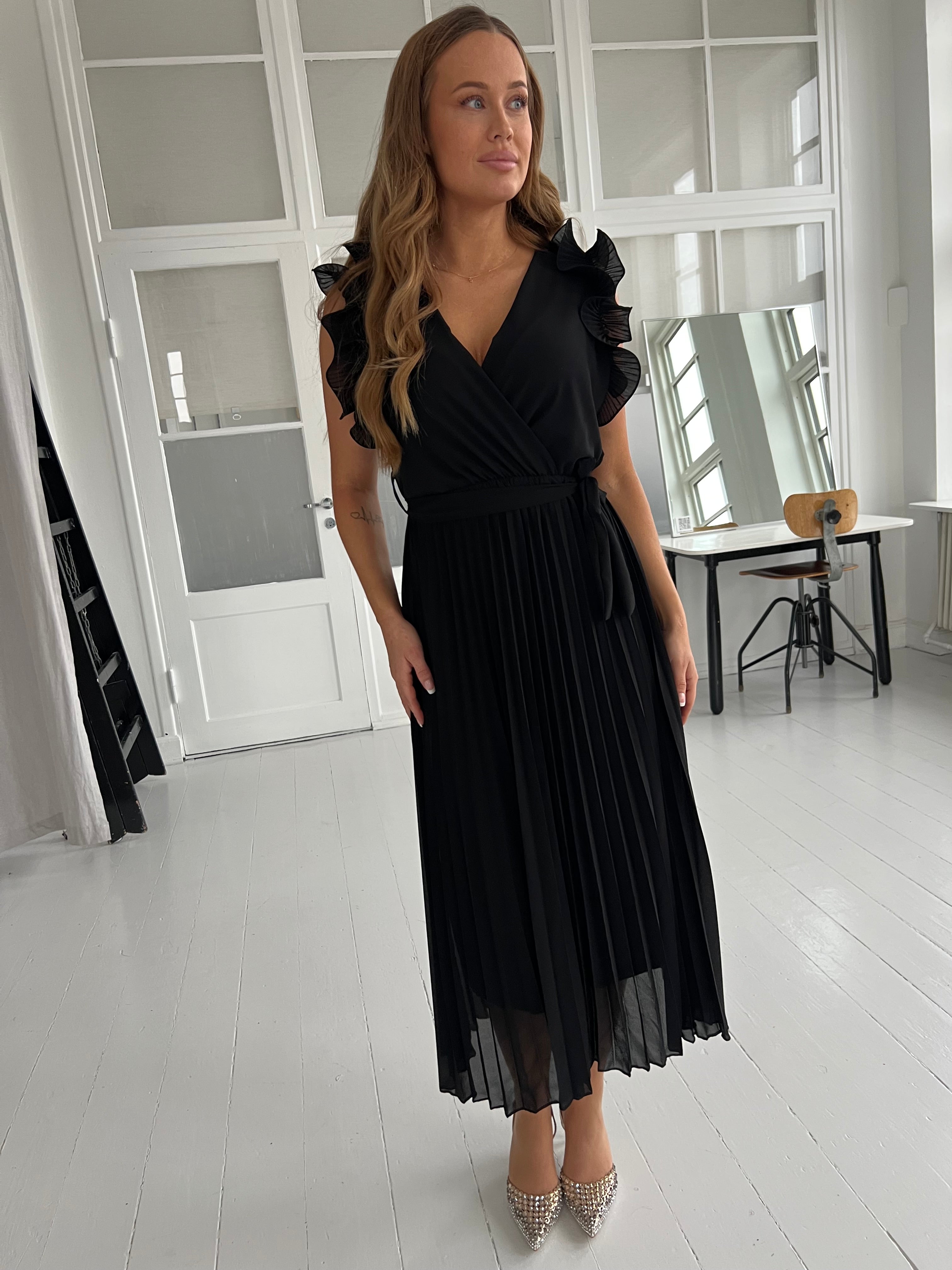 Elle sort frill dress