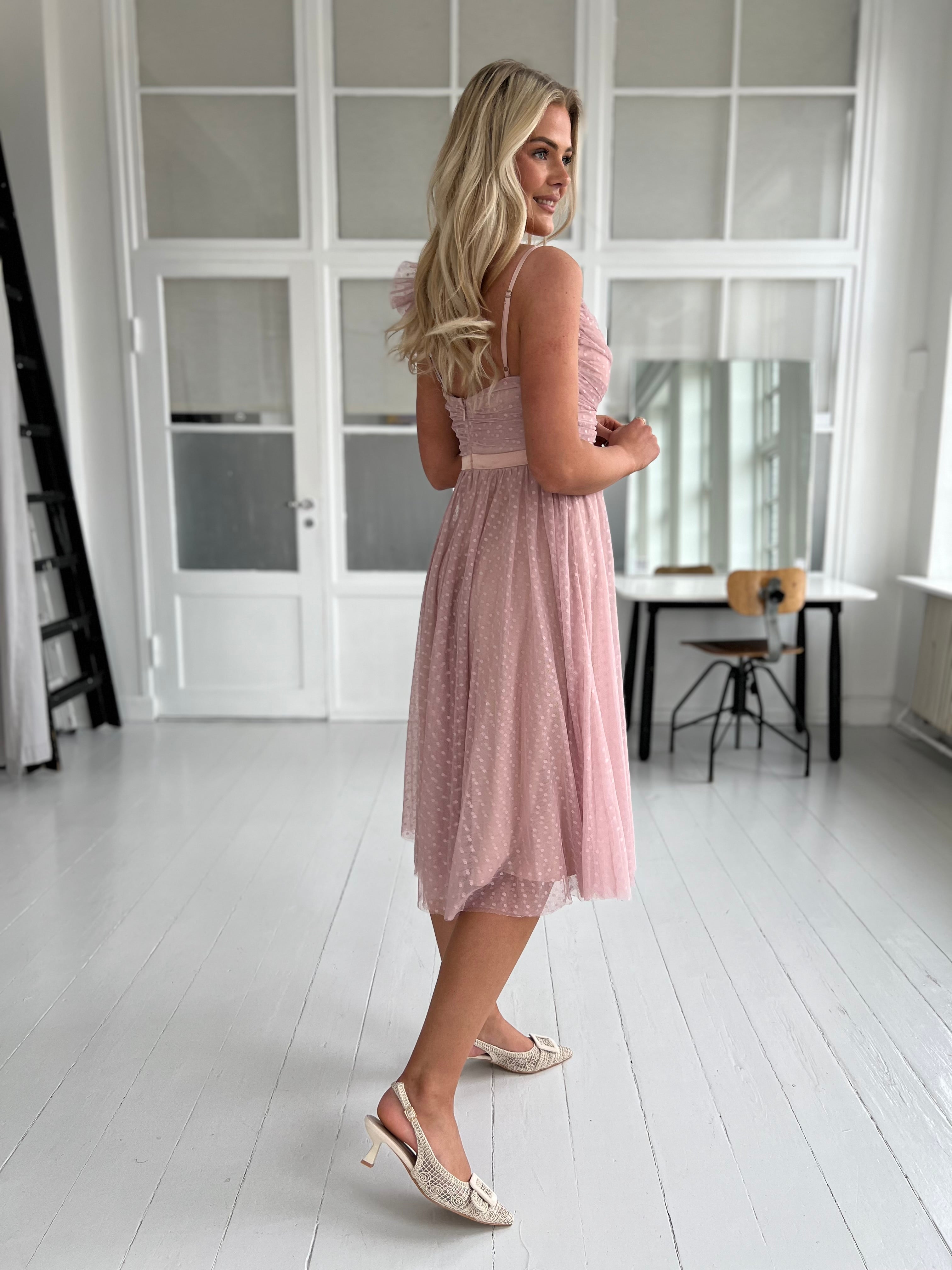 Soky rosa tulle dress