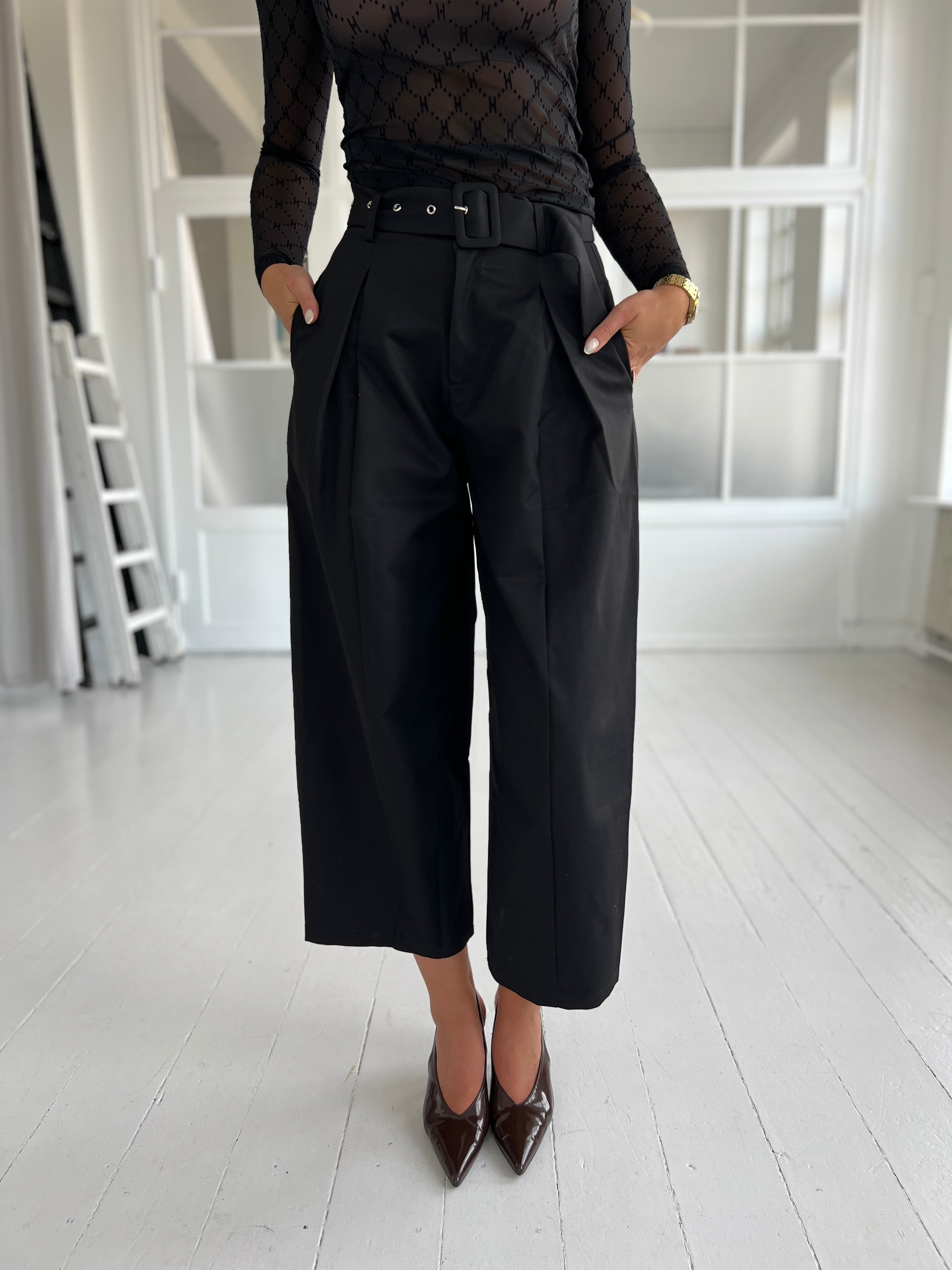 Sisters Point Gaki pants black