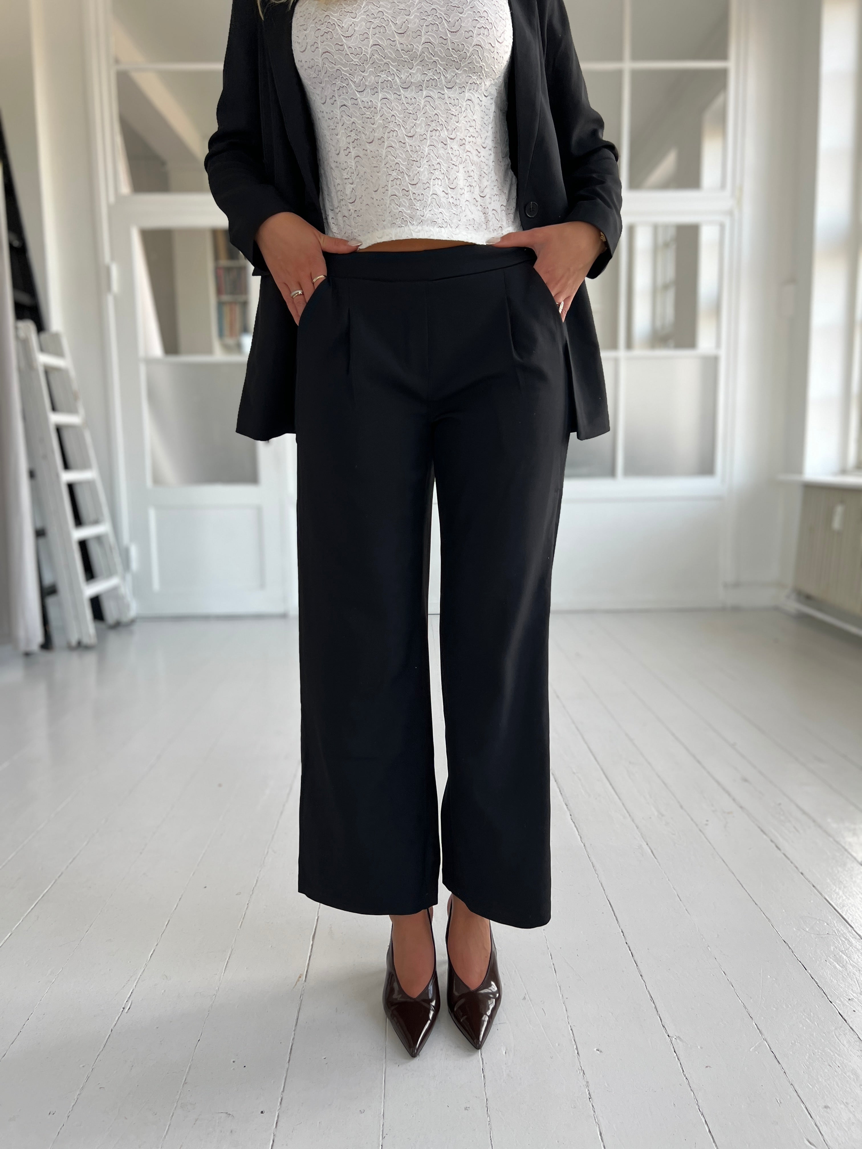 Sisters Point Viska pants Black