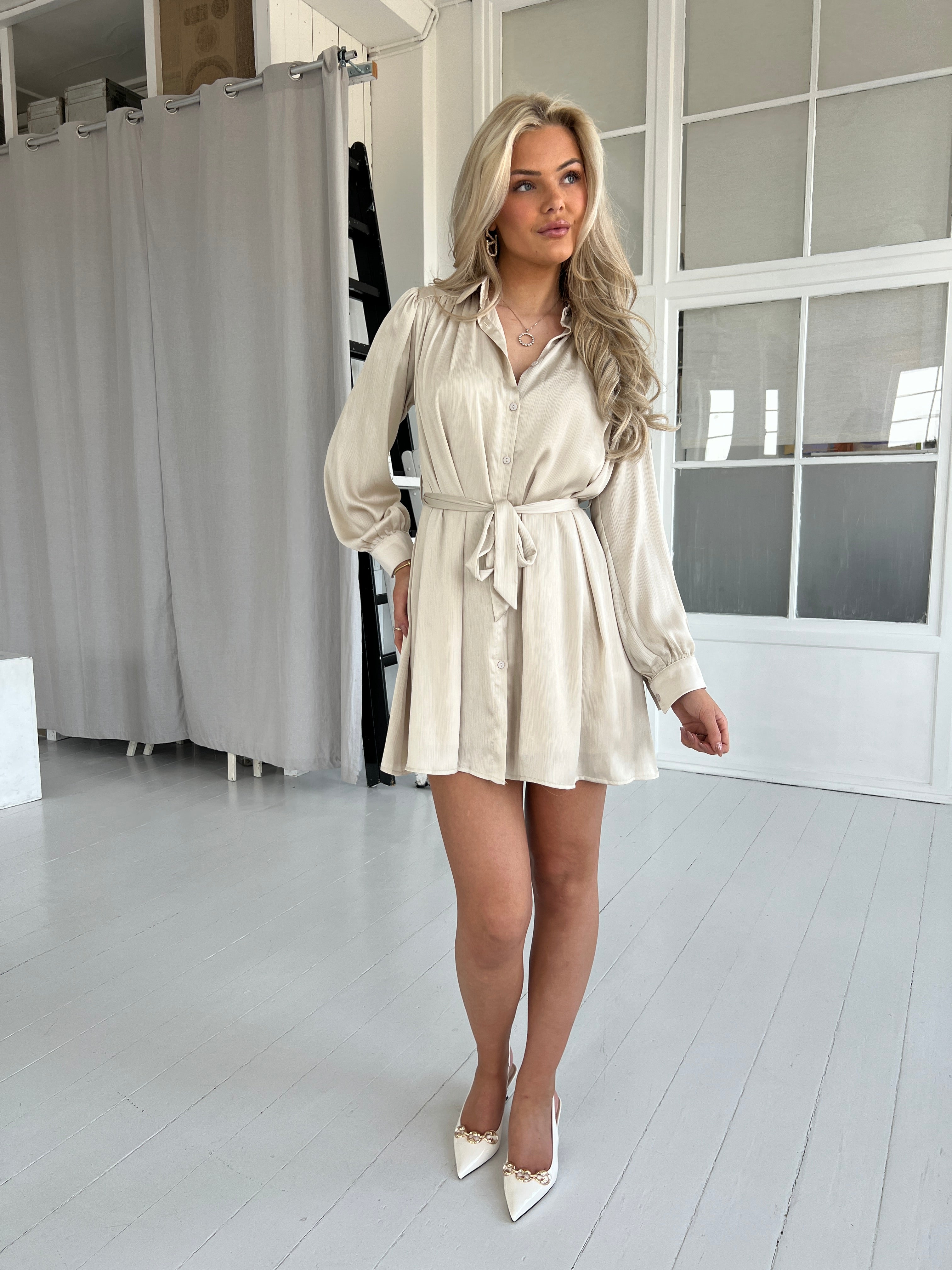 Elli White flare dress beige