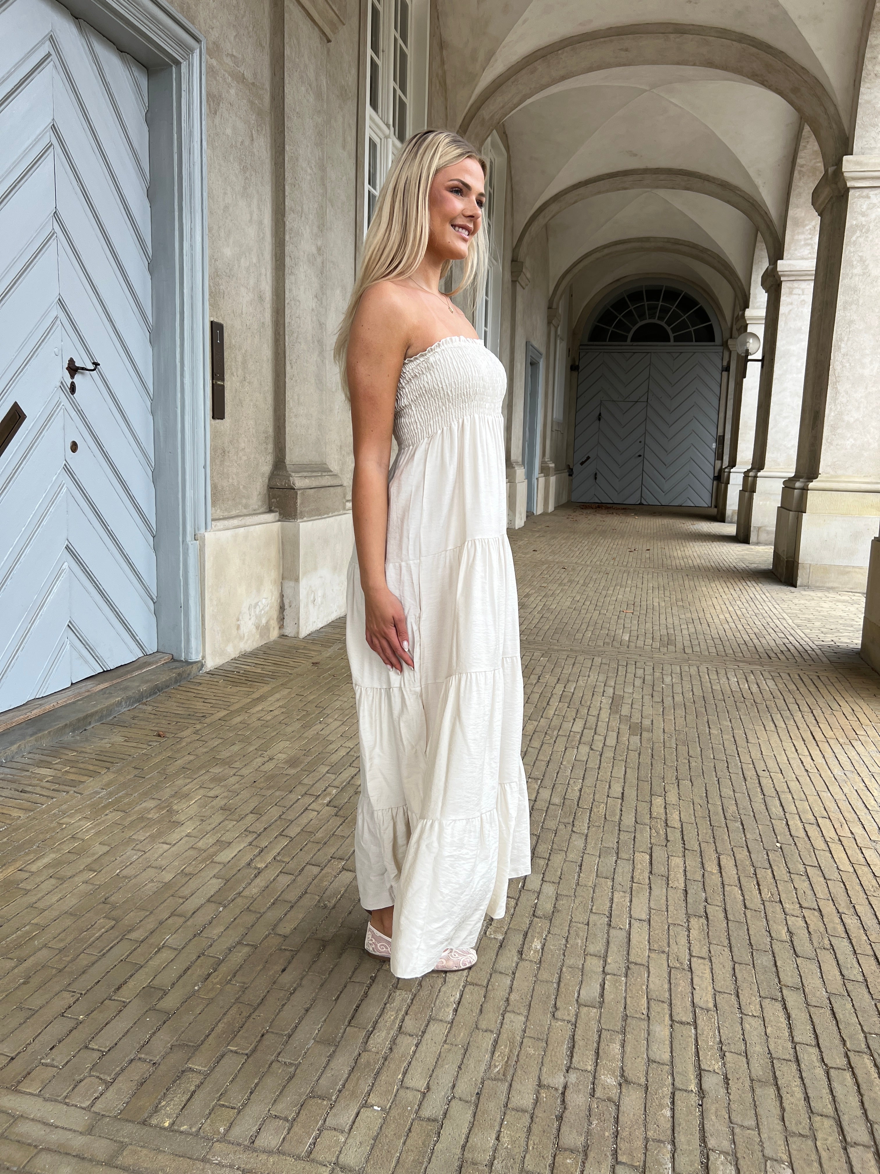 Syma beige summer dress