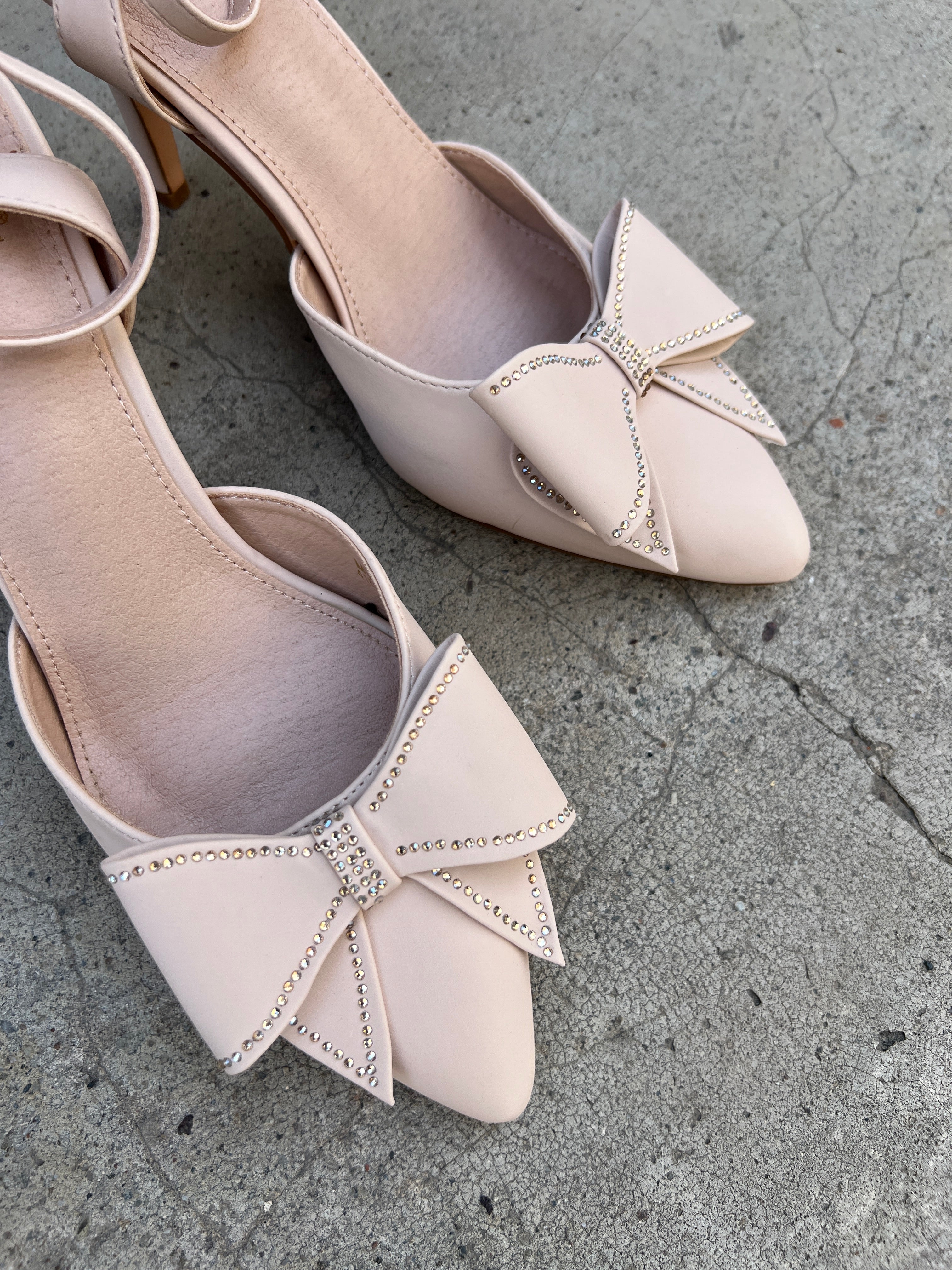 Givana beige bow heel