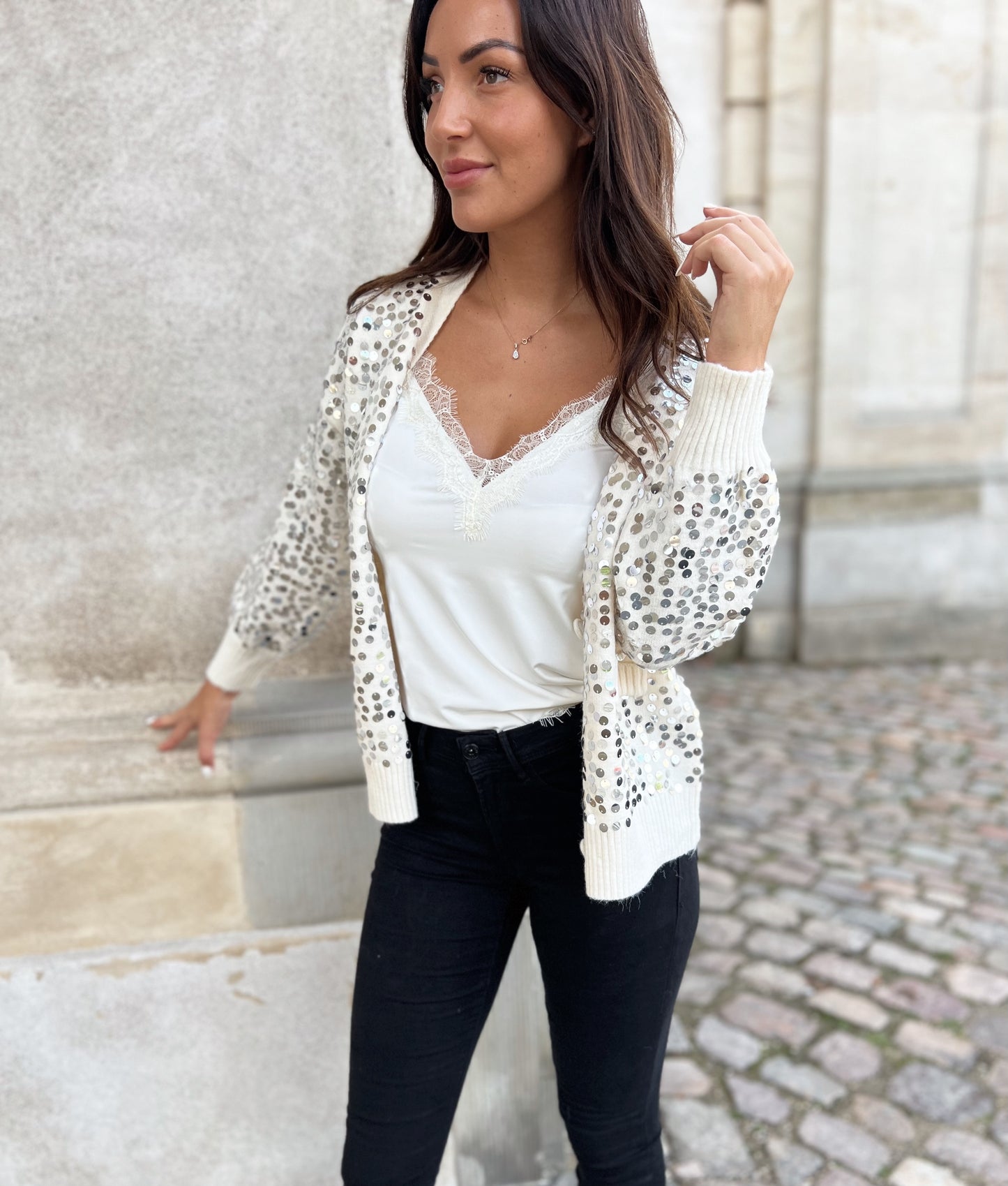 Flam råhvid cardigan m. palietter (8458)