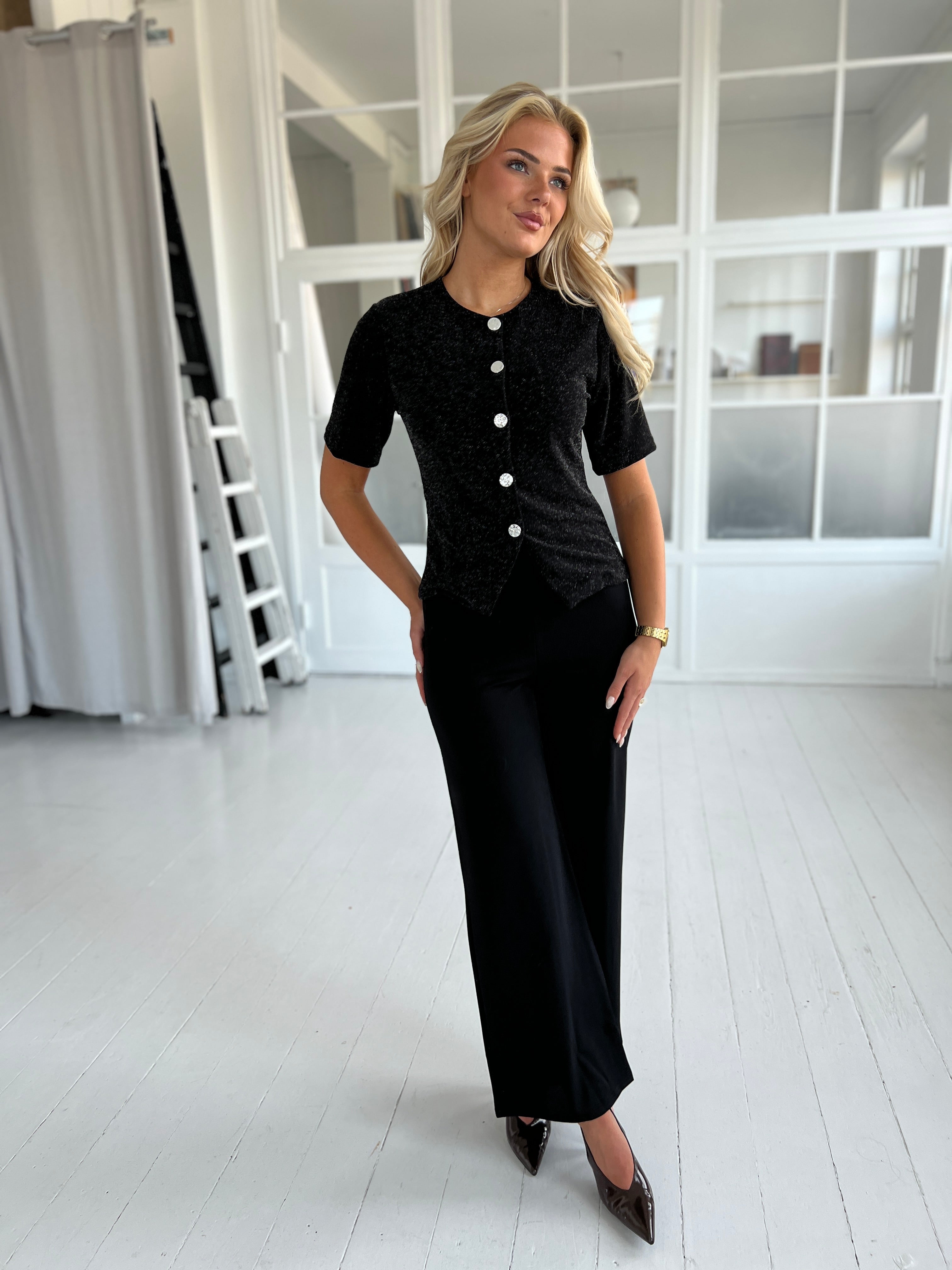 Sisters Point Gova Blouse Black/Silver