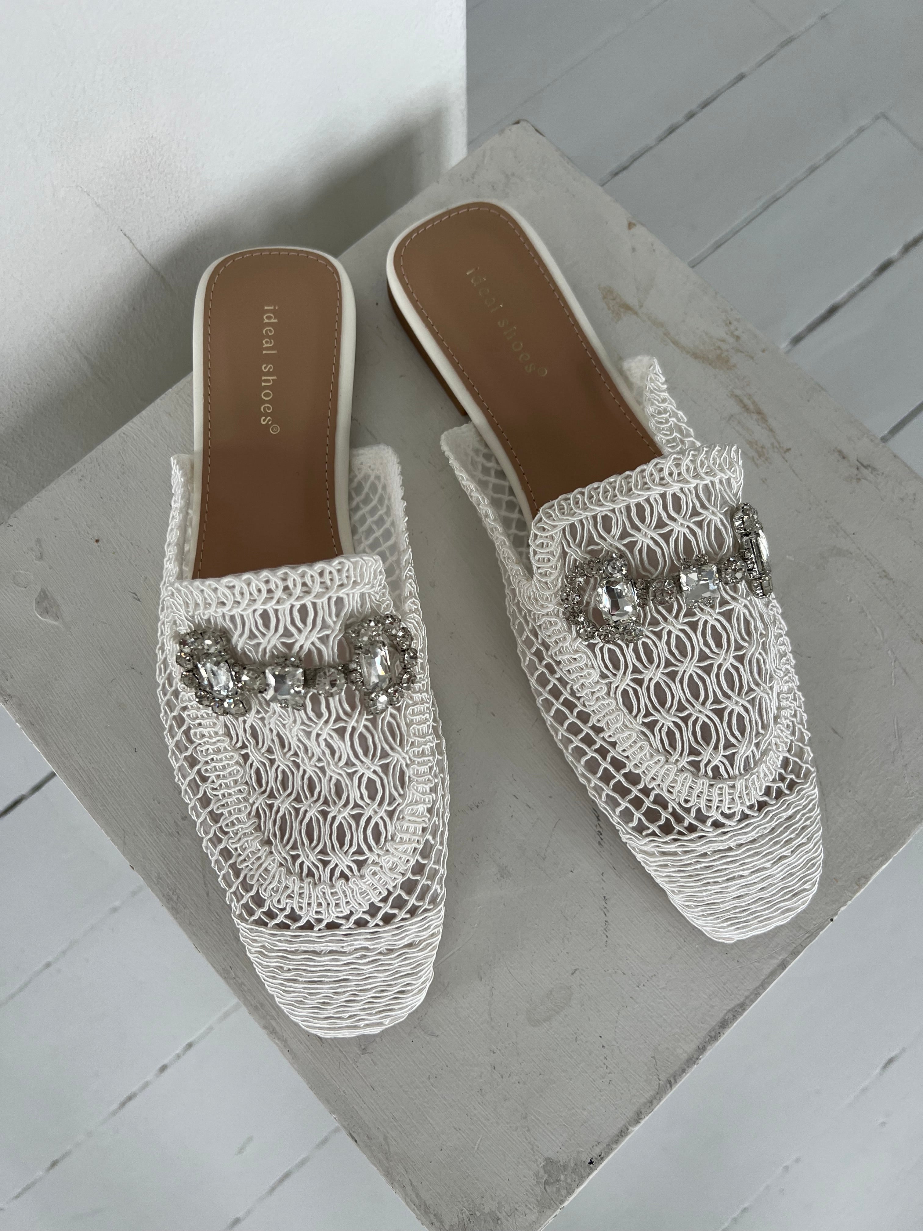 Marquiz white slippers