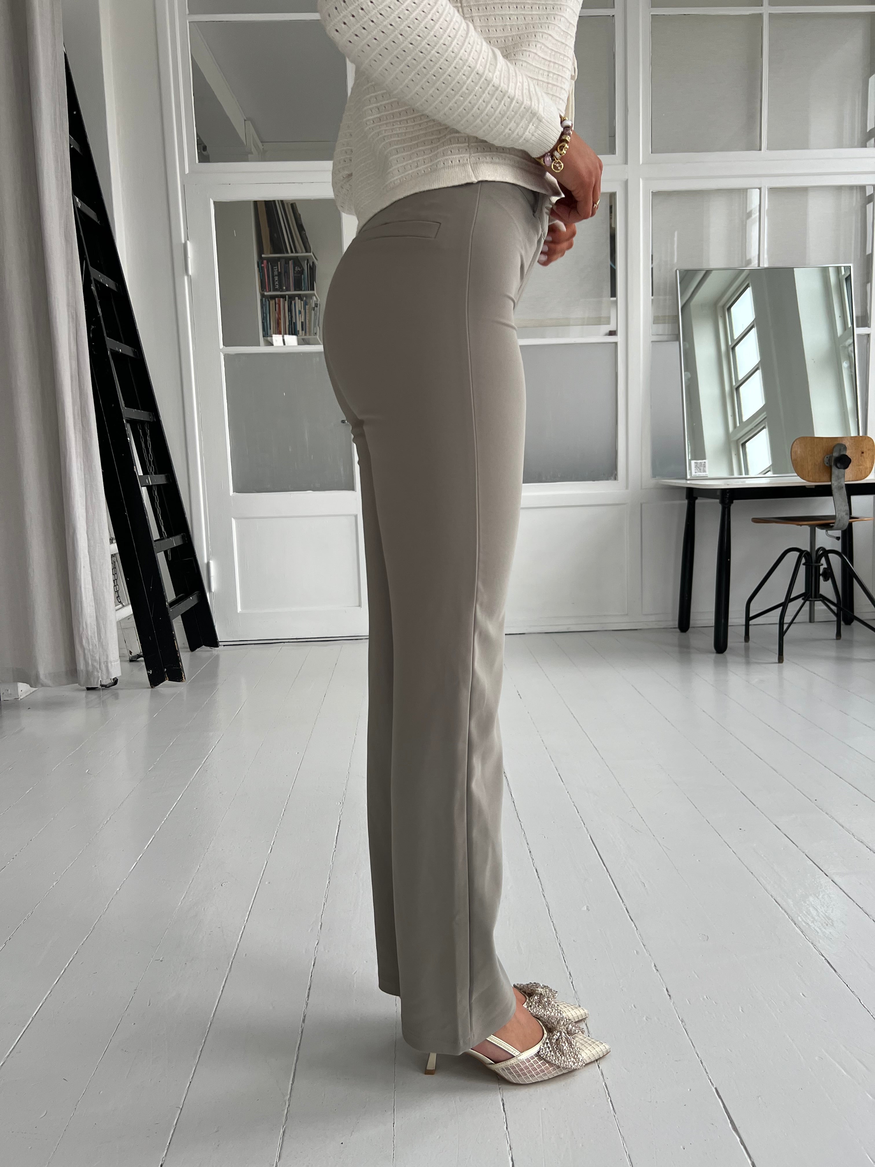 Eight Luxe olive pants fra webshoppen Aaberg Copenhagen
