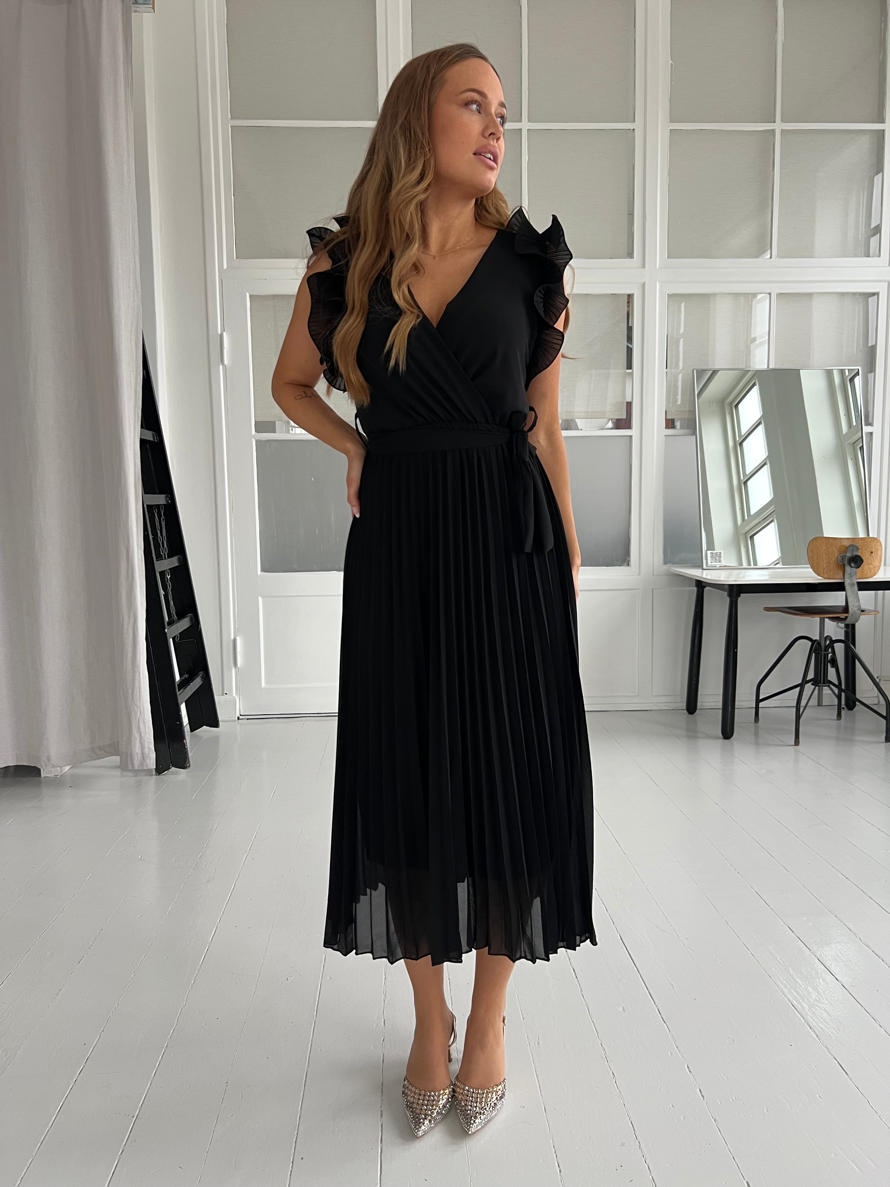 Elle sort frill dress