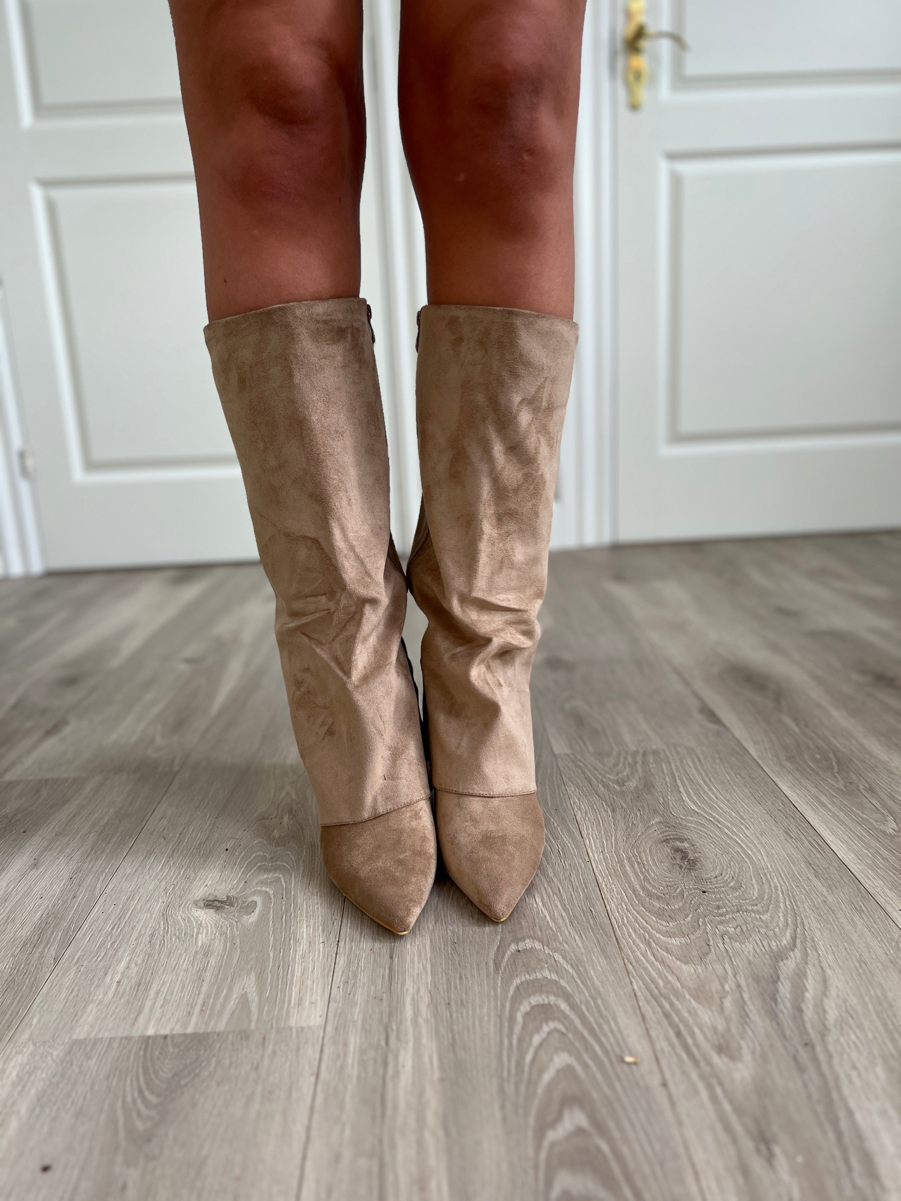 Joia beige heel boot