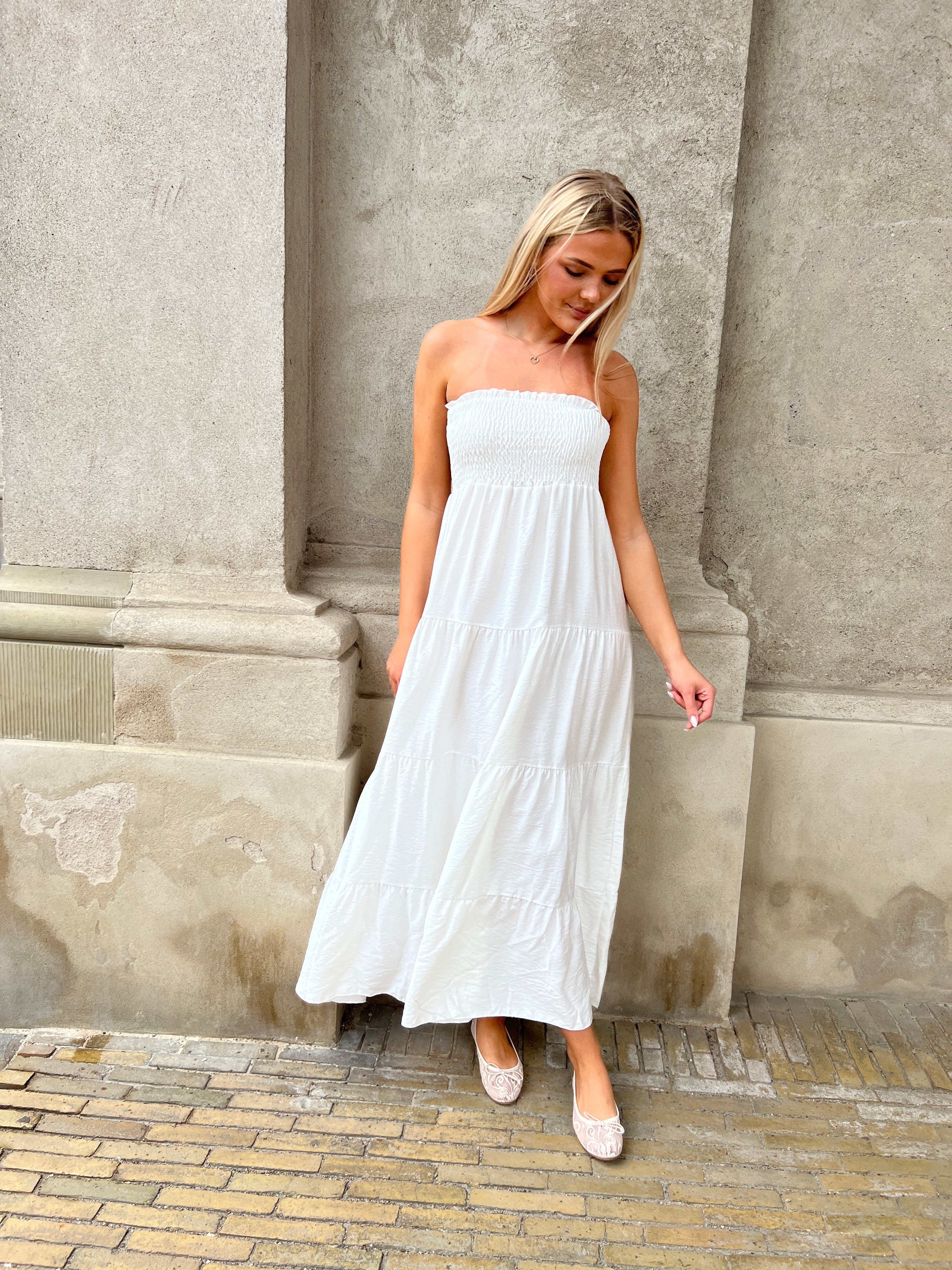Syma white summer dress