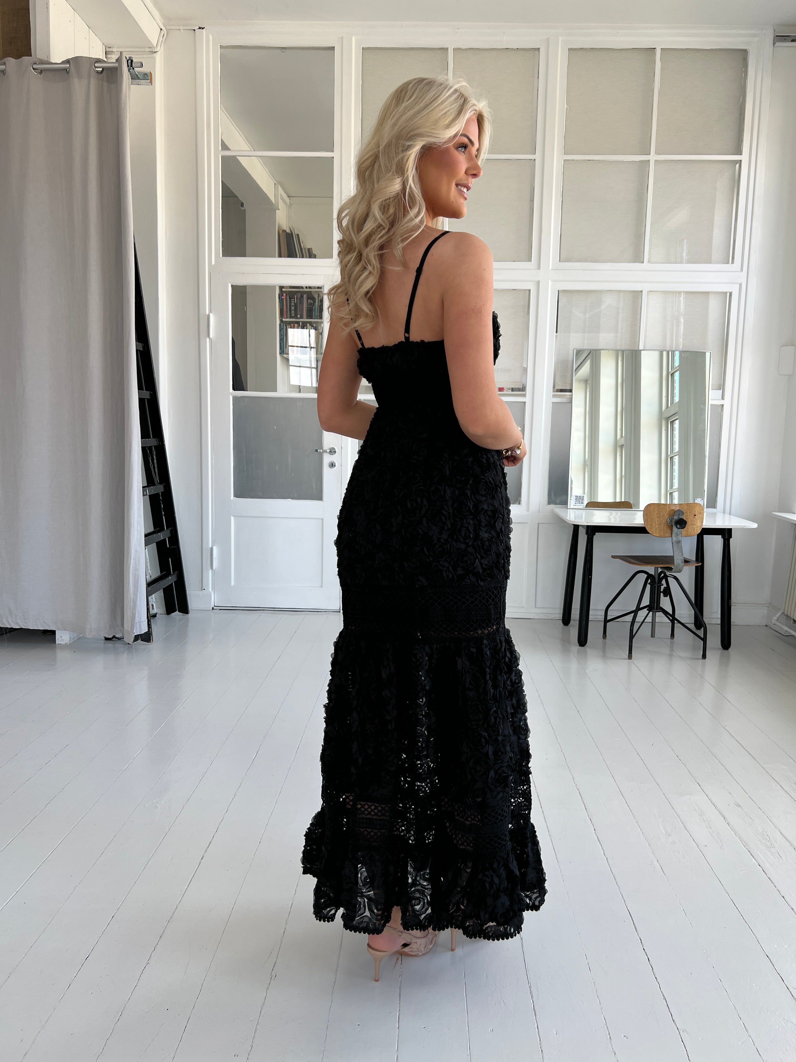 Flam black lace dress