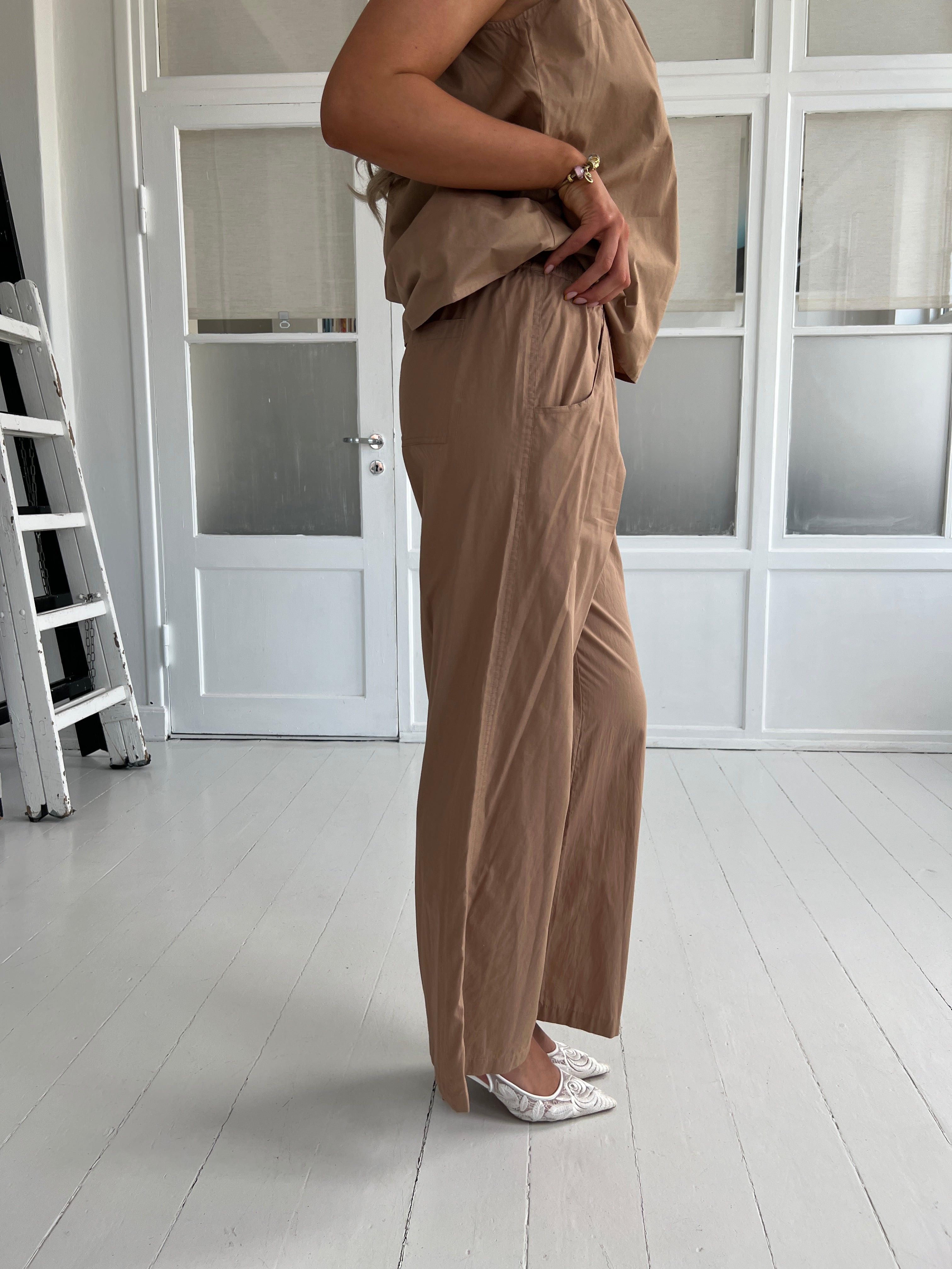 Gaspar Honolulu Dark sand poplin pants