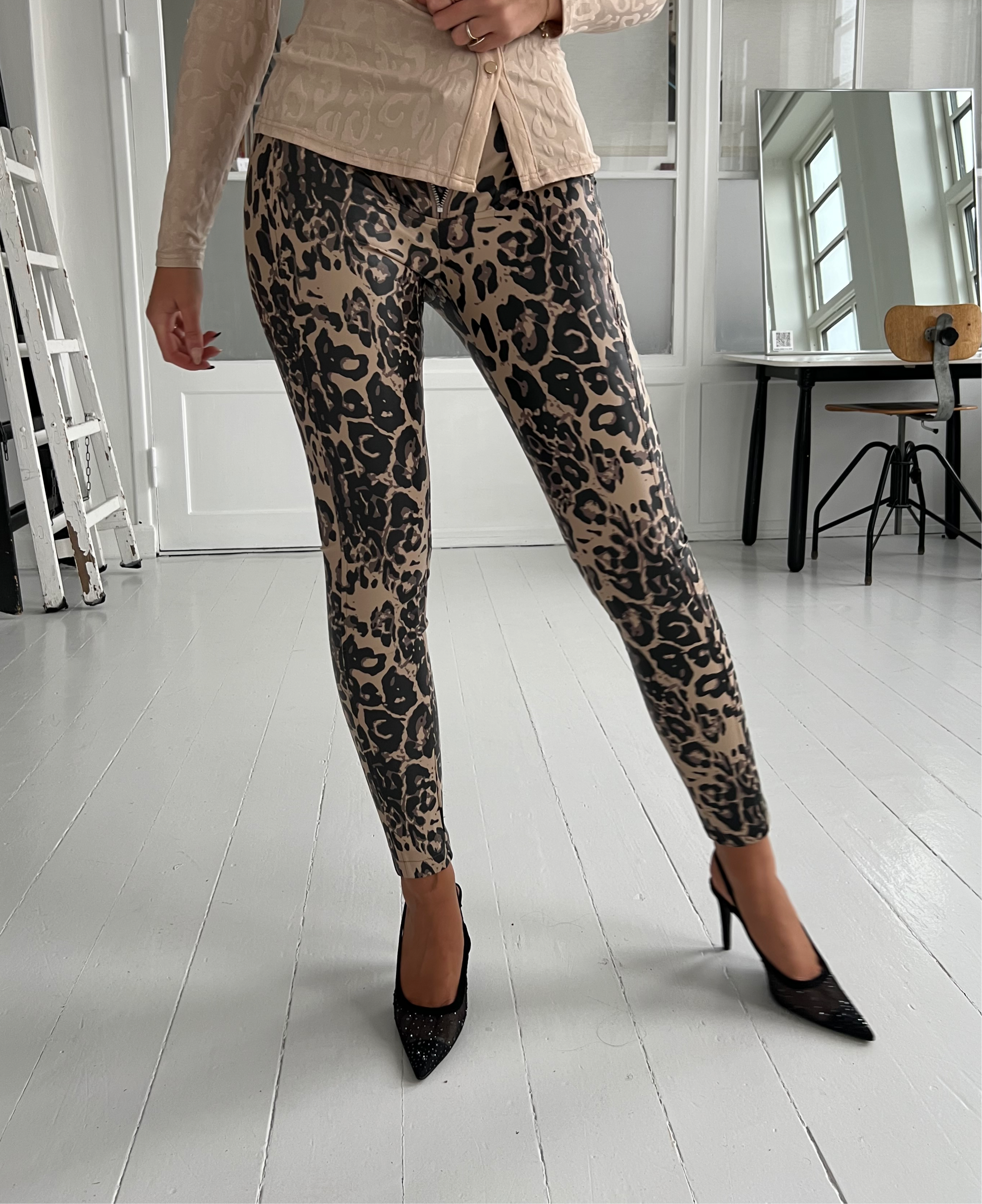 Its May leopard pants