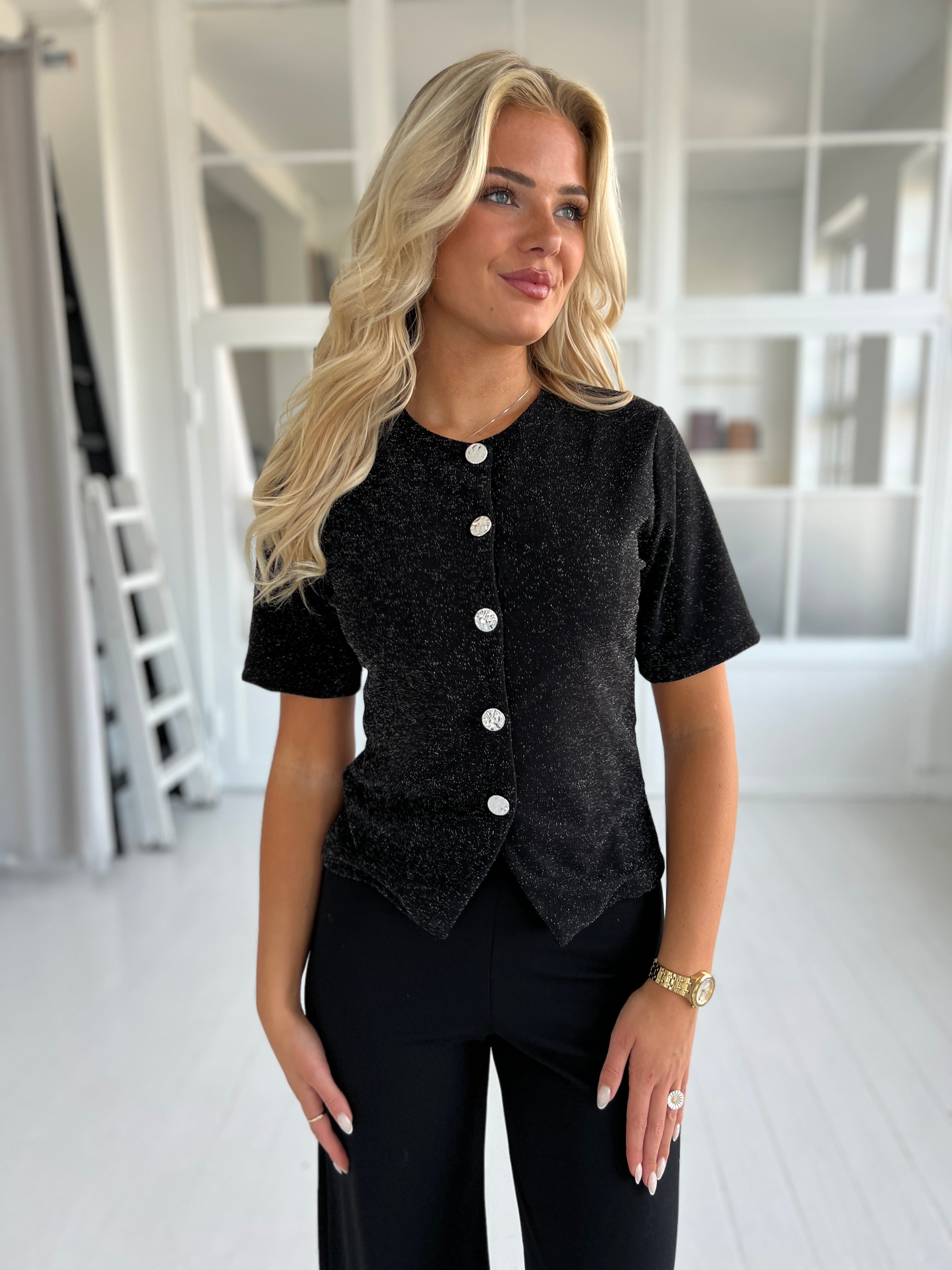 Sisters Point Gova Blouse Black/Silver