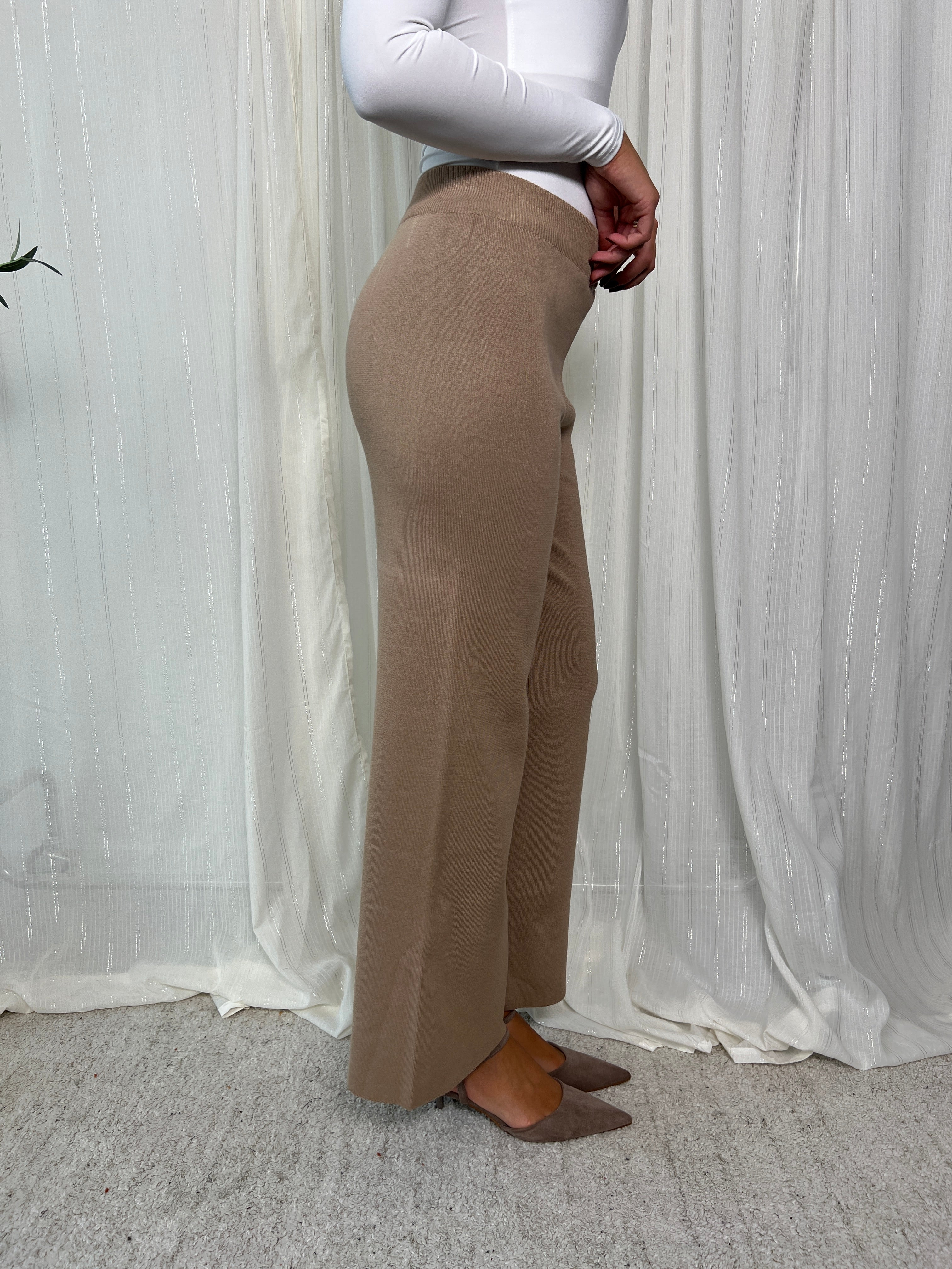 Liva beige knit pants fra webshoppen Aaberg Copenhagen