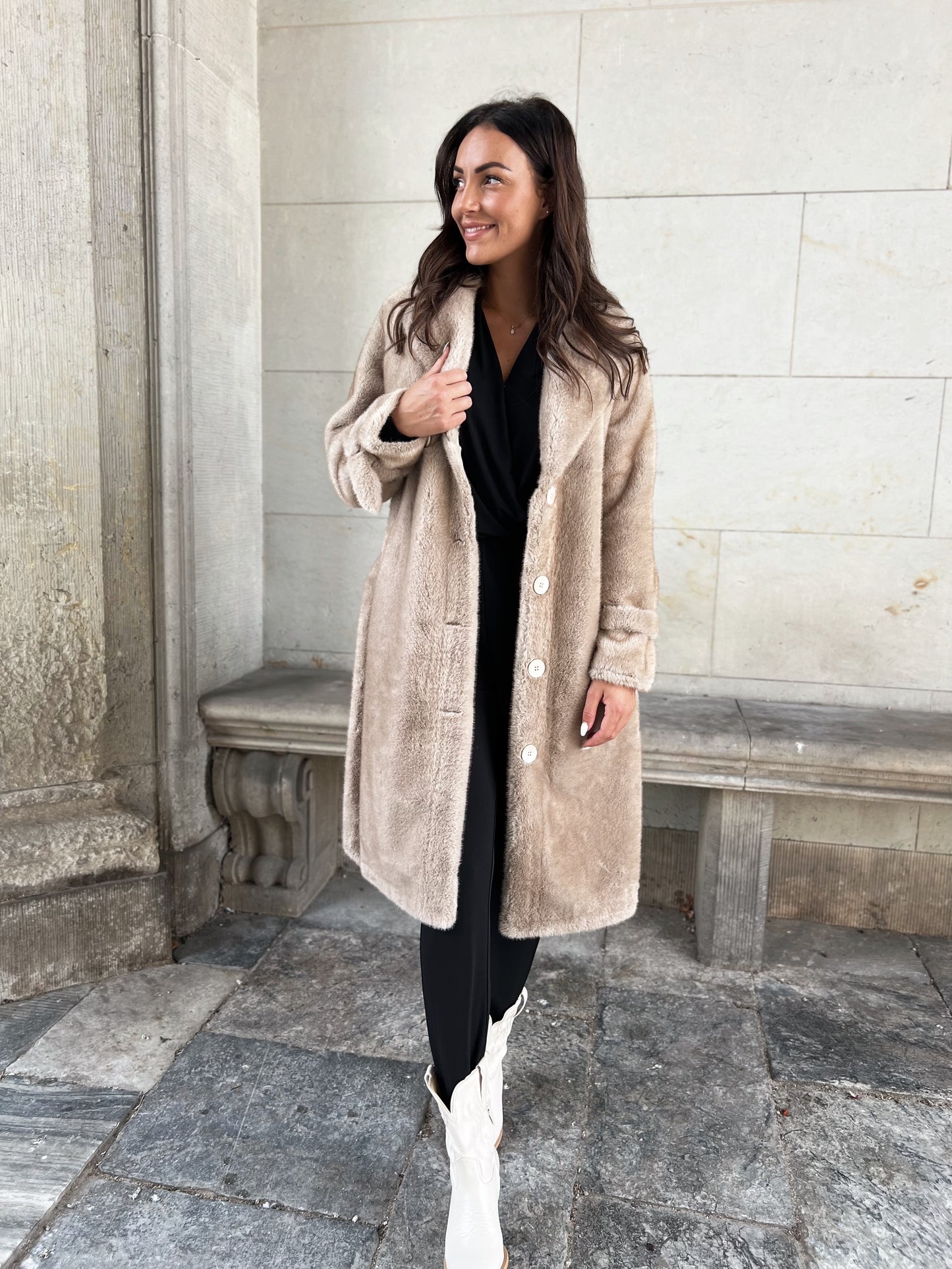 Azaka beige fake fur frakke (6255)