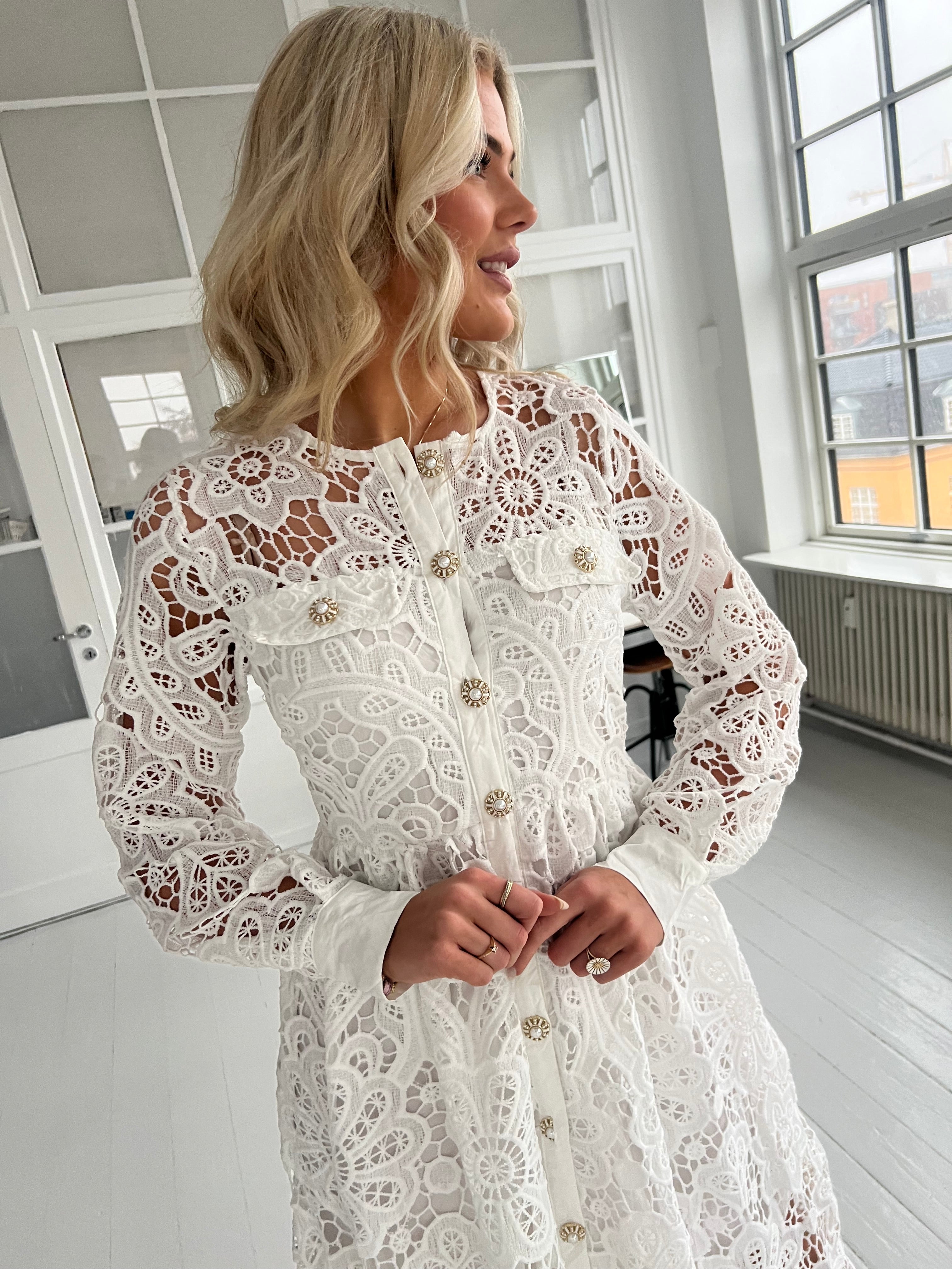Flam white lace dress