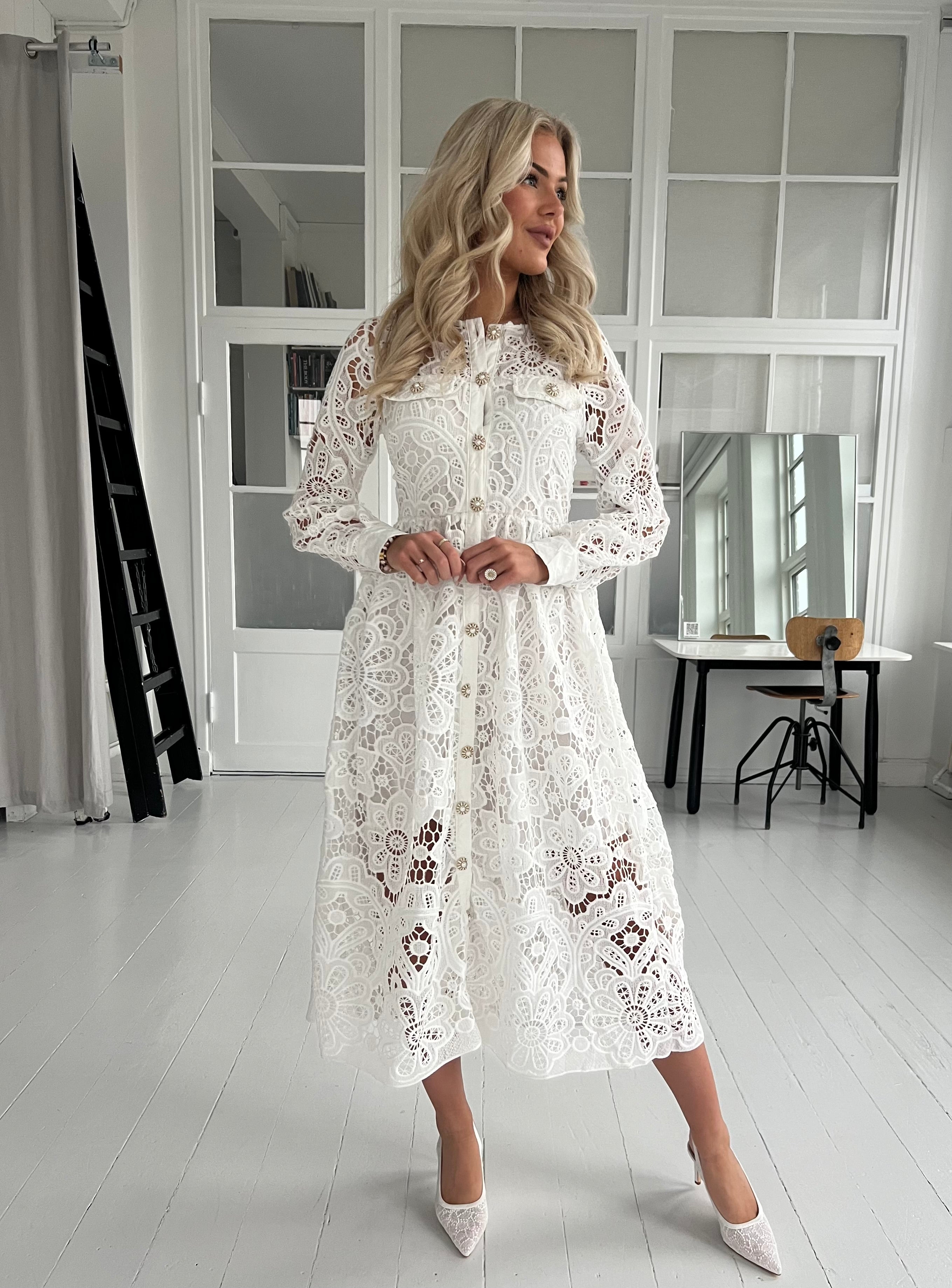 Flam white lace dress